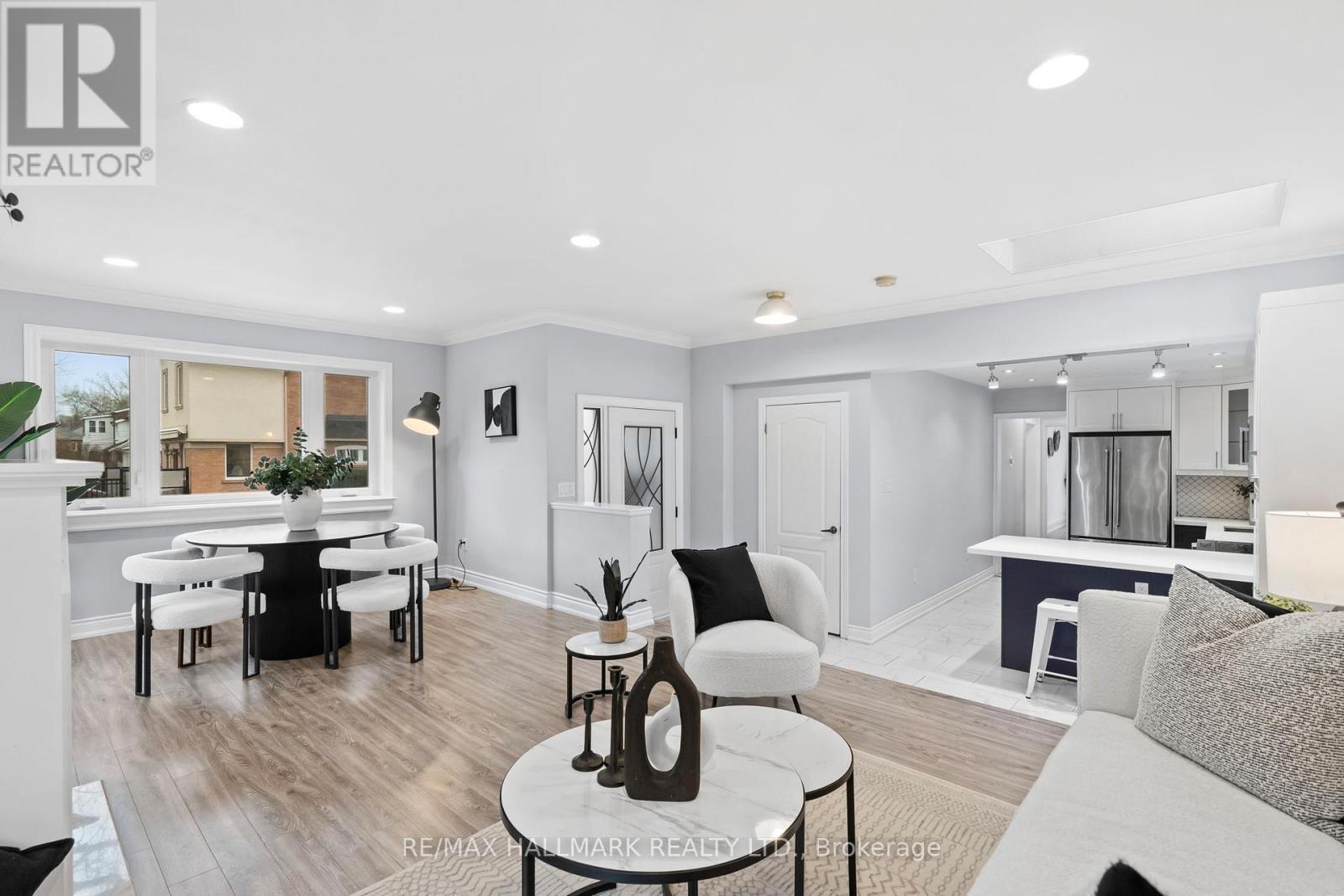 431 Beresford Avenue, Toronto, Ontario  M6S 3B6 - Photo 12 - W13000190