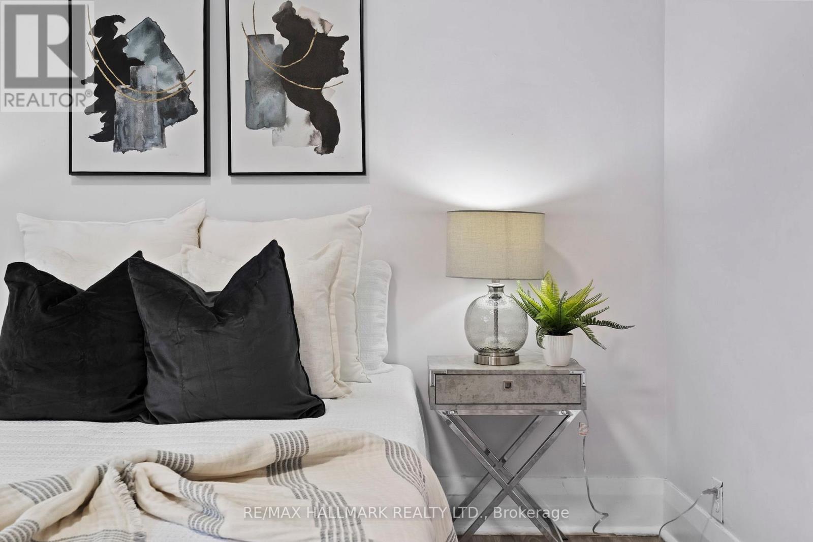 431 Beresford Avenue, Toronto, Ontario  M6S 3B6 - Photo 24 - W13000190