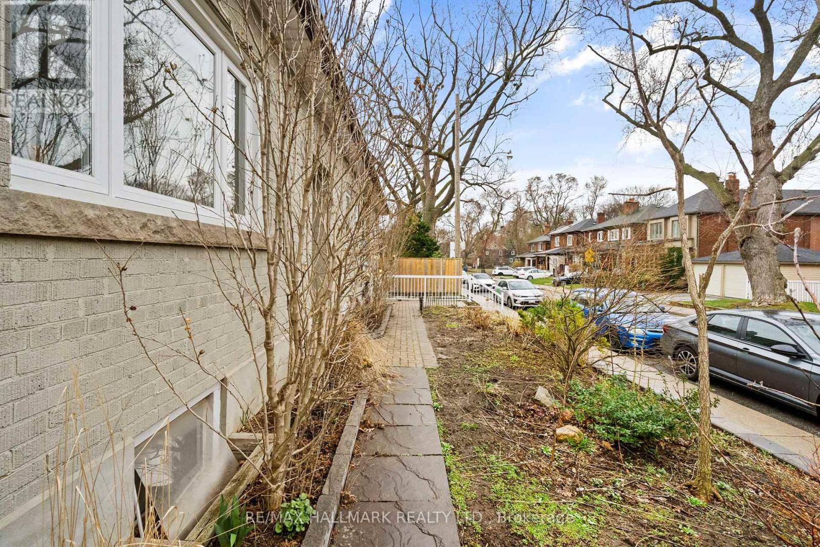 431 Beresford Avenue, Toronto, Ontario  M6S 3B6 - Photo 40 - W13000190