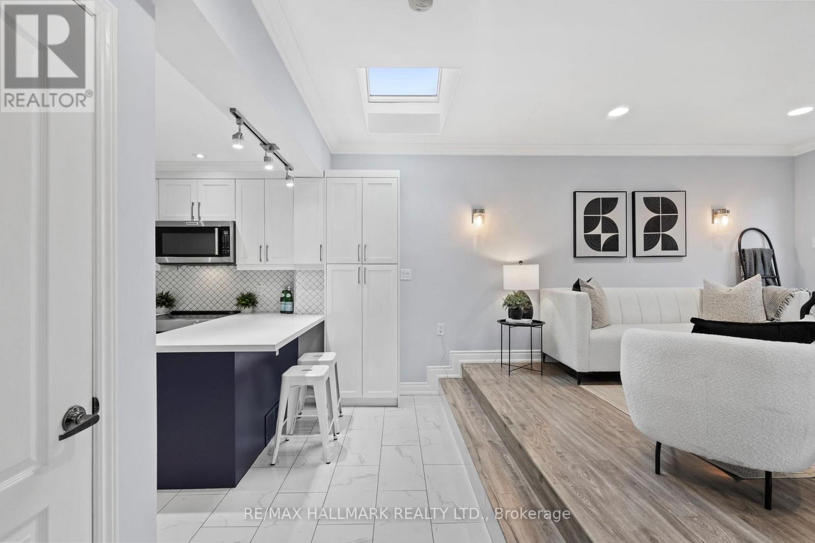 431 Beresford Avenue, Toronto, Ontario  M6S 3B6 - Photo 5 - W13000190