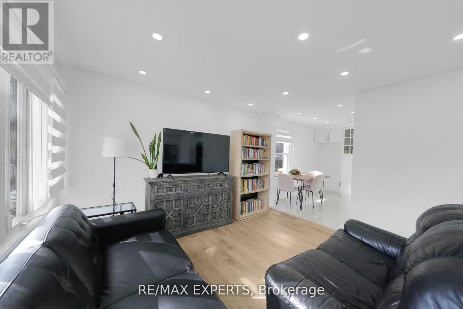 100 Wallasey Avenue, Toronto, Ontario  M9M 1E4 - Photo 17 - W13000222