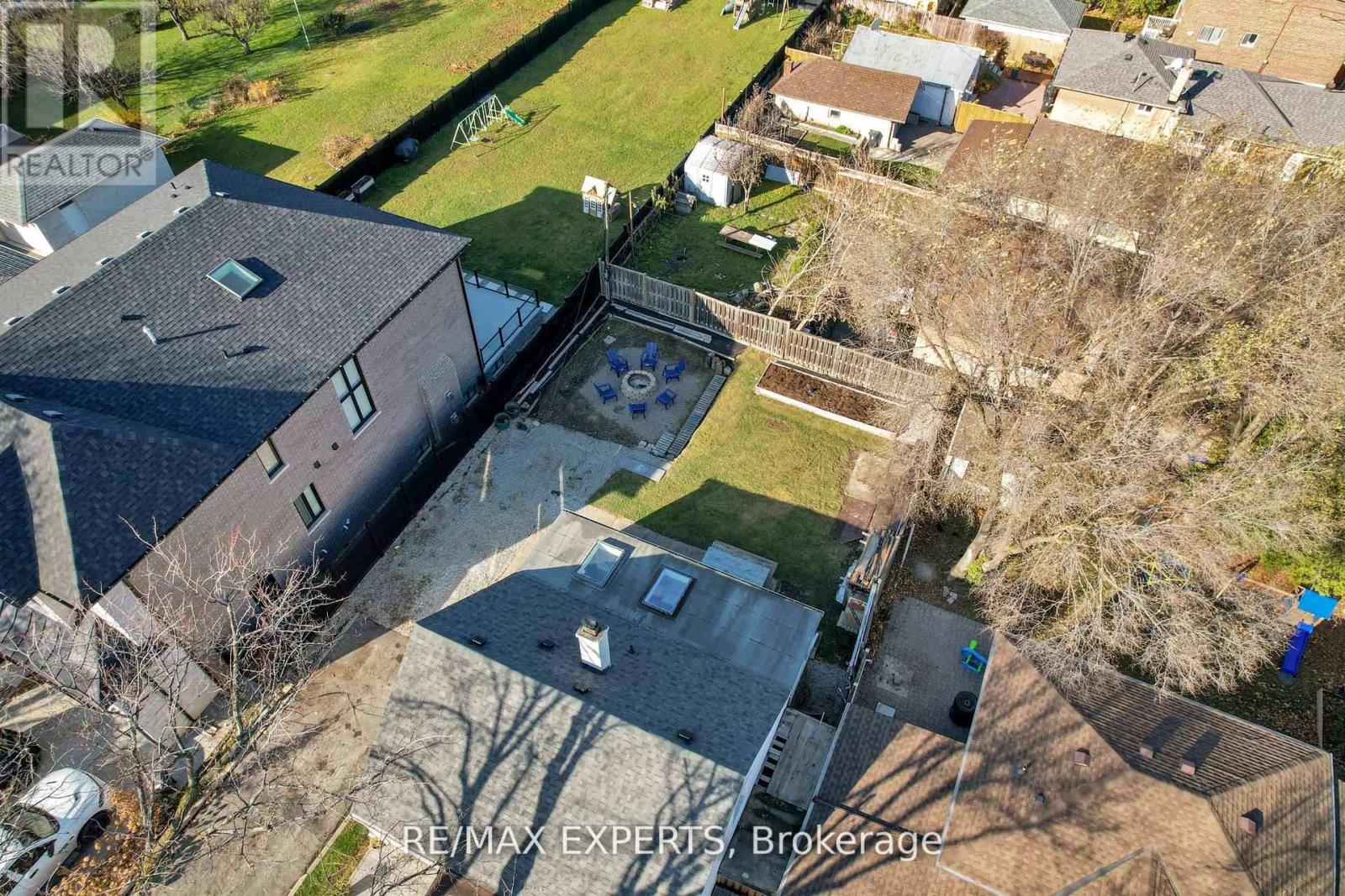 100 Wallasey Avenue, Toronto, Ontario  M9M 1E4 - Photo 33 - W13000222