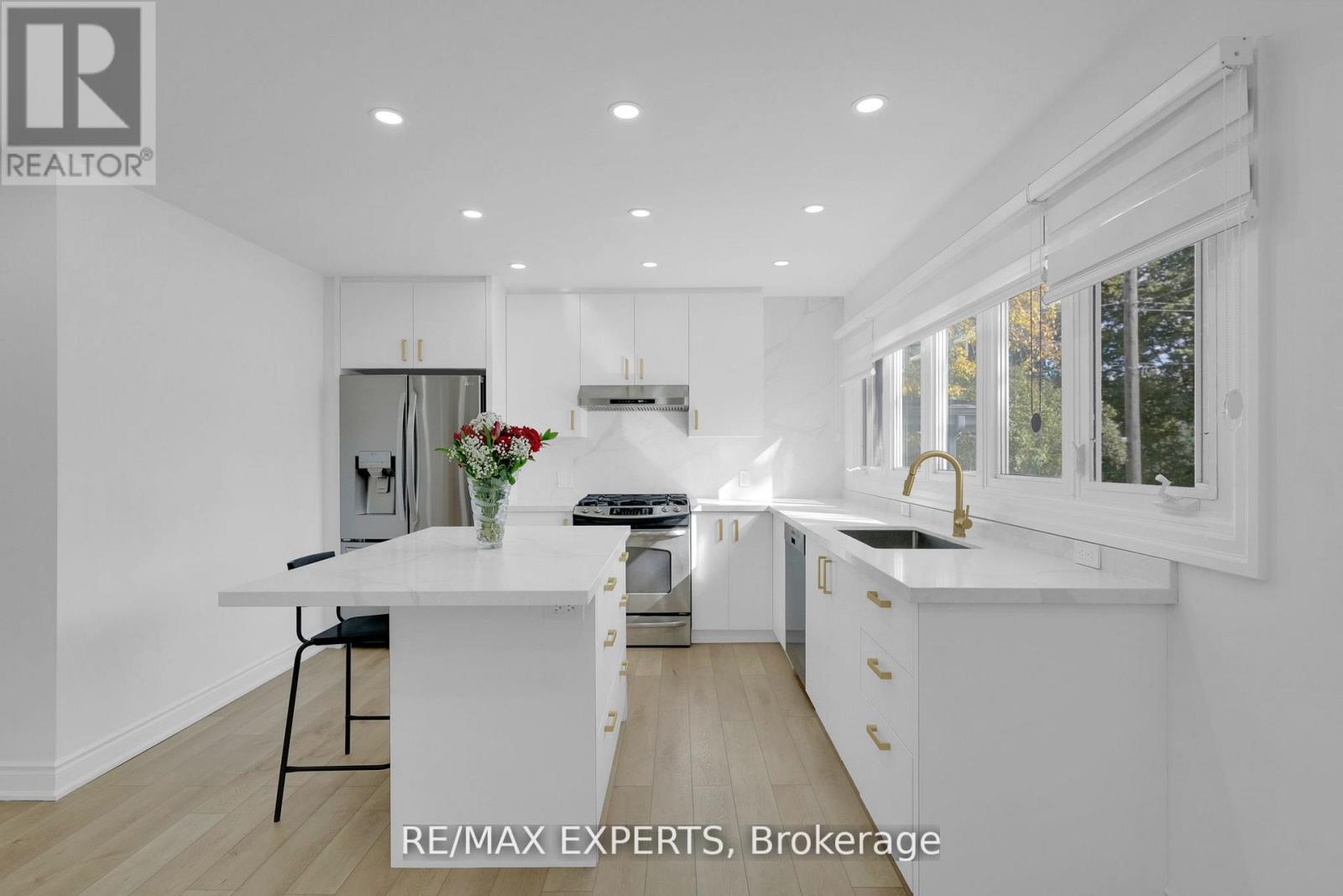 100 Wallasey Avenue, Toronto, Ontario  M9M 1E4 - Photo 7 - W13000222