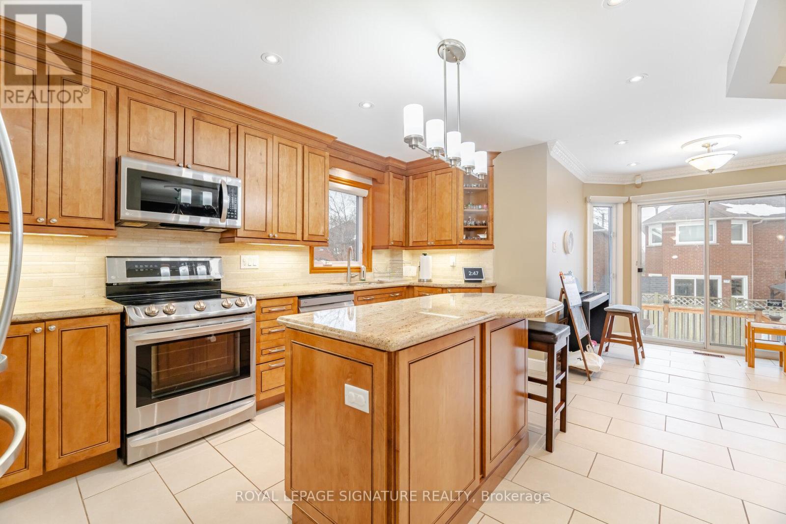 4426 Weeping Willow Drive, Mississauga, Ontario  L5V 1J9 - Photo 14 - W13000246