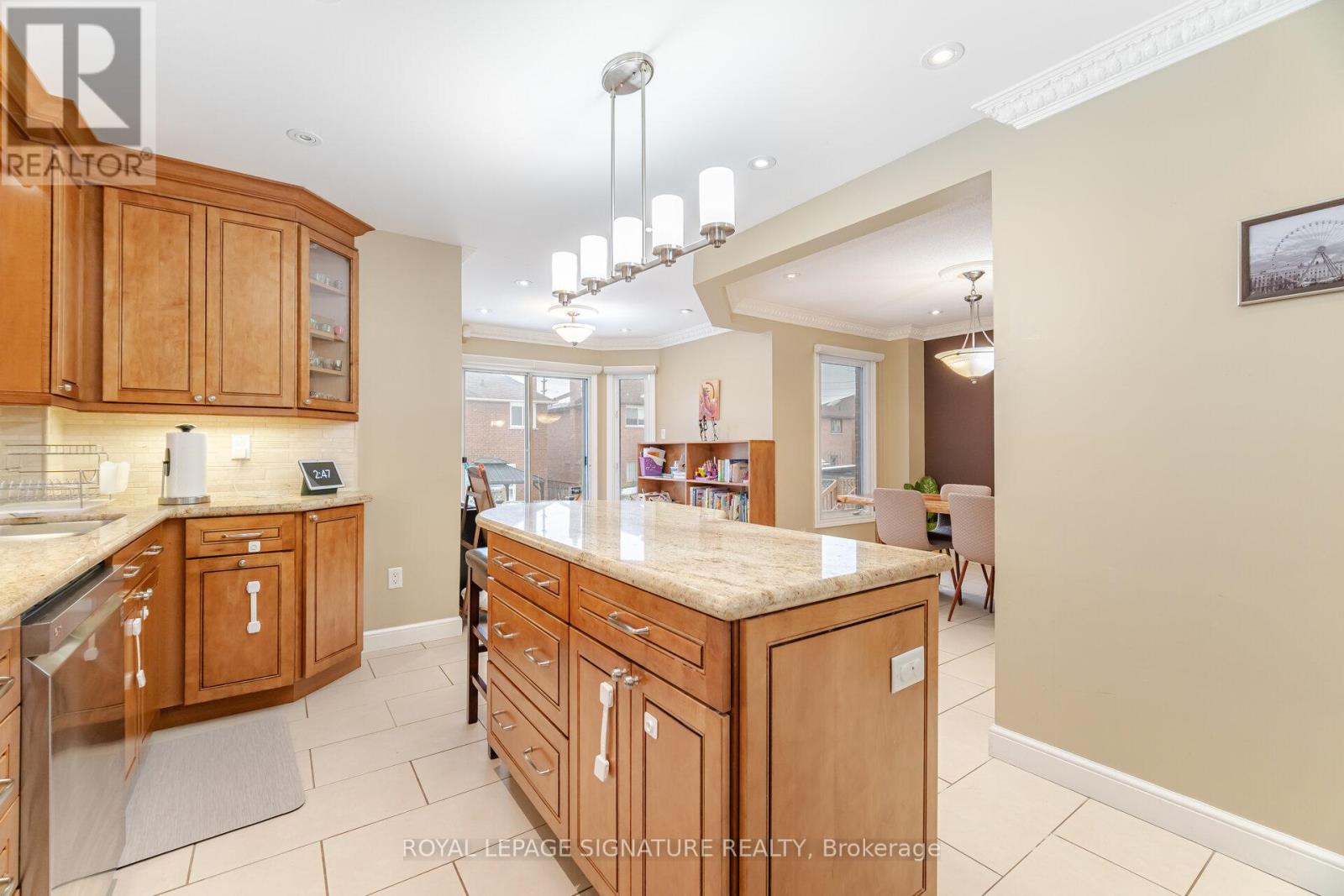 4426 Weeping Willow Drive, Mississauga, Ontario  L5V 1J9 - Photo 15 - W13000246