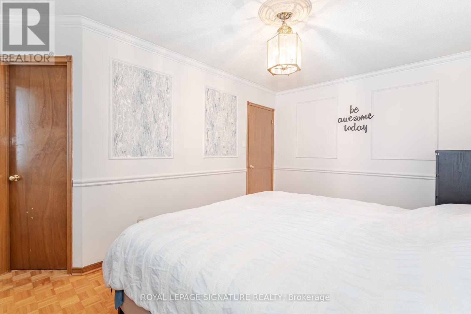 4426 Weeping Willow Drive, Mississauga, Ontario  L5V 1J9 - Photo 25 - W13000246