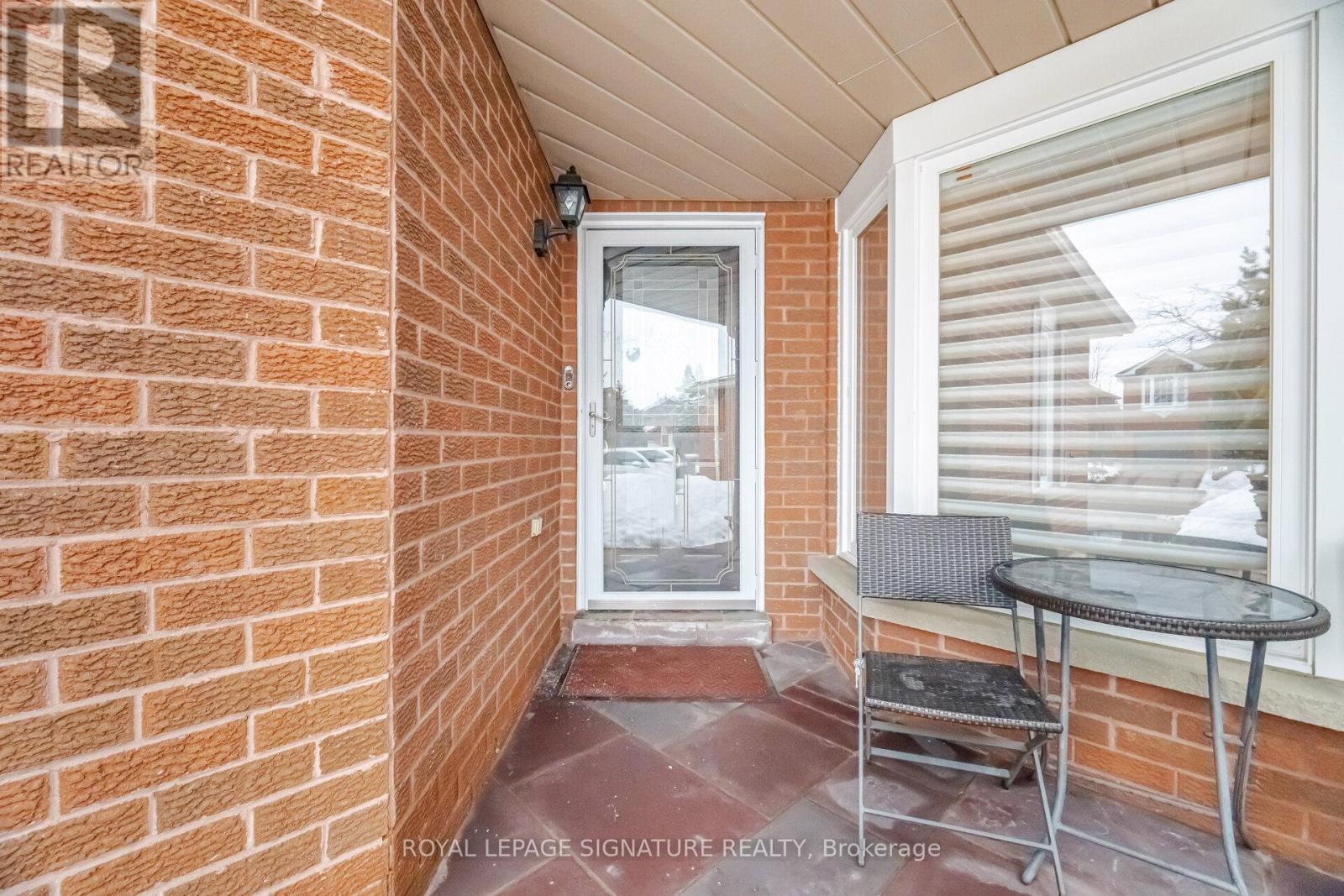 4426 Weeping Willow Drive, Mississauga, Ontario  L5V 1J9 - Photo 6 - W13000246