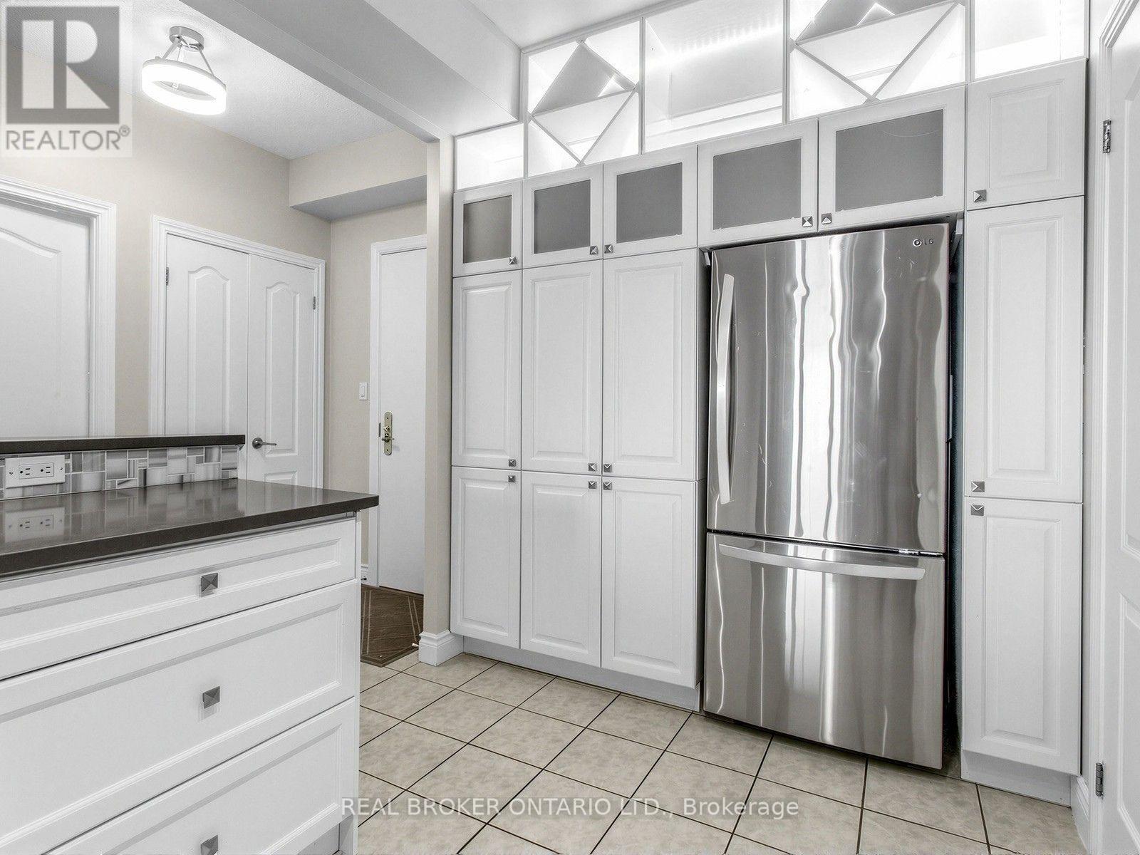 502 - 2 Aberfoyle Crescent, Toronto, Ontario  M8X 2Z8 - Photo 4 - W13000258