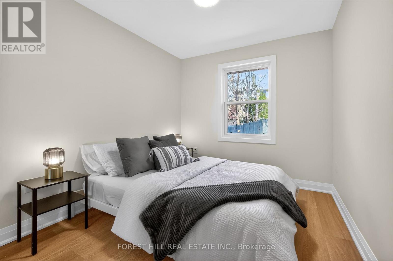 17 ALEXANDER STREET Toronto (Mimico), ON M8V 2K7