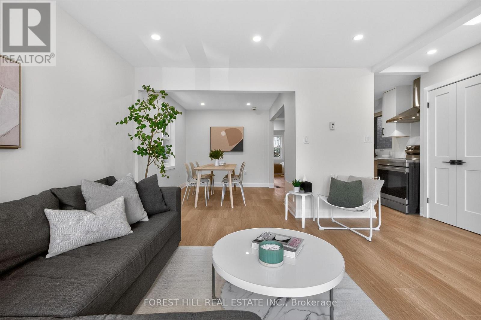 17 ALEXANDER STREET Toronto (Mimico), ON M8V 2K7