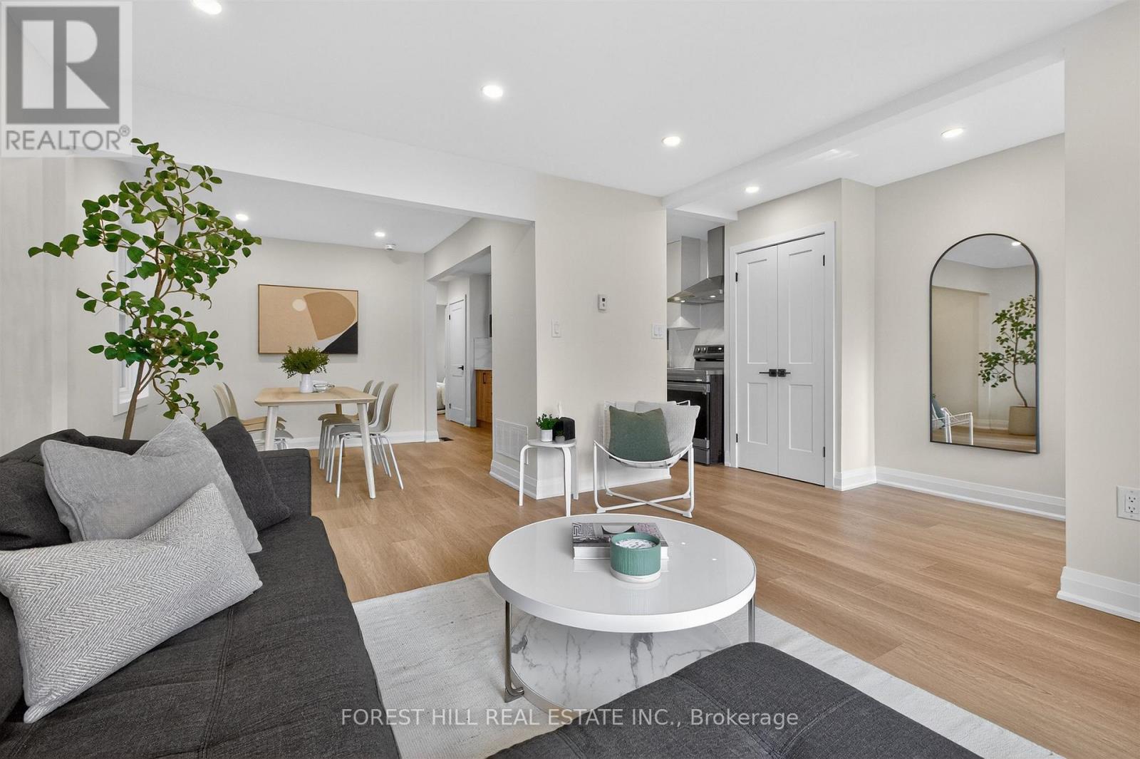 17 ALEXANDER STREET Toronto (Mimico), ON M8V 2K7