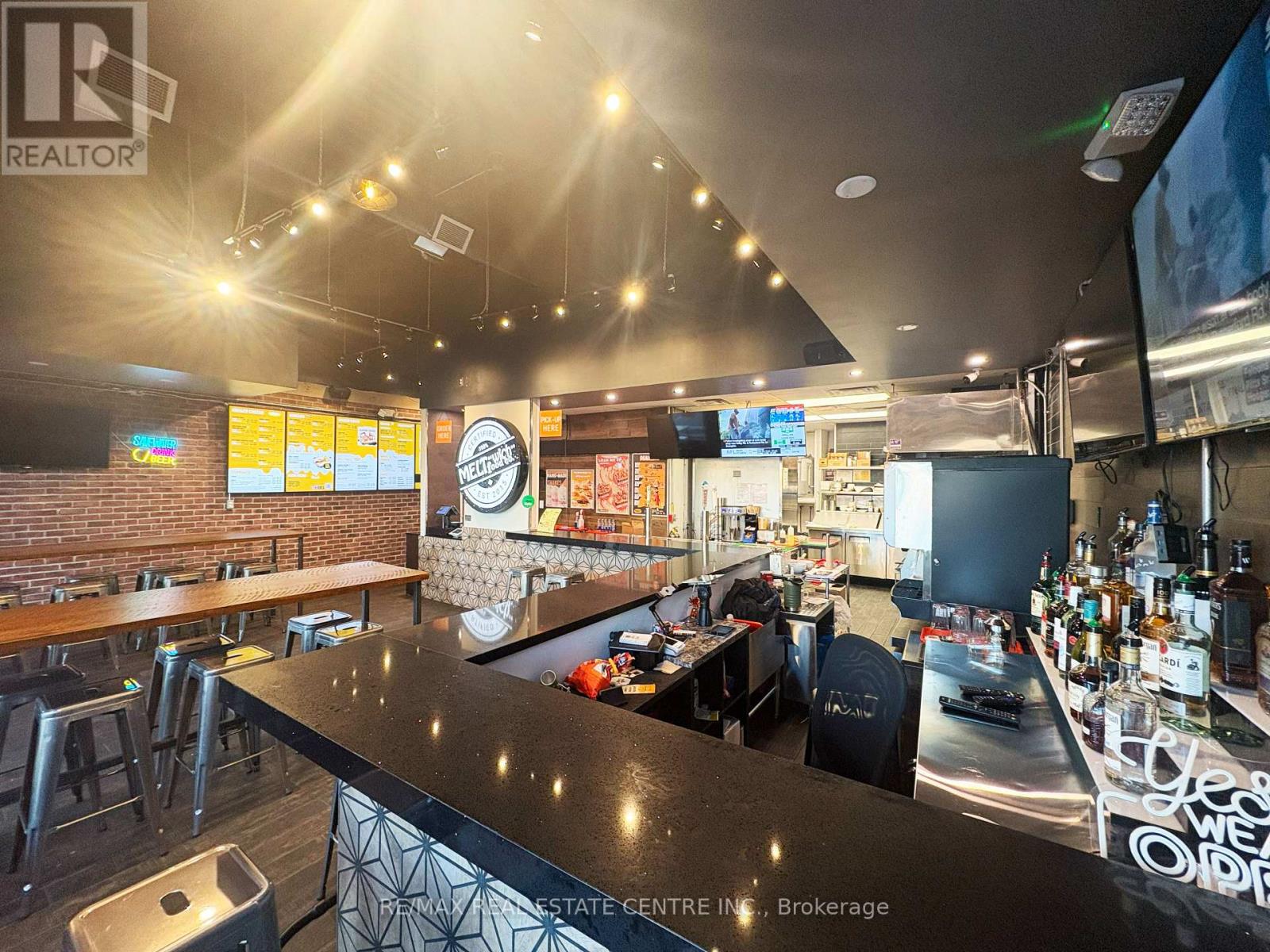 E110 - 676 Appleby Line, Burlington, Ontario  L7L 6J9 - Photo 5 - W13000264