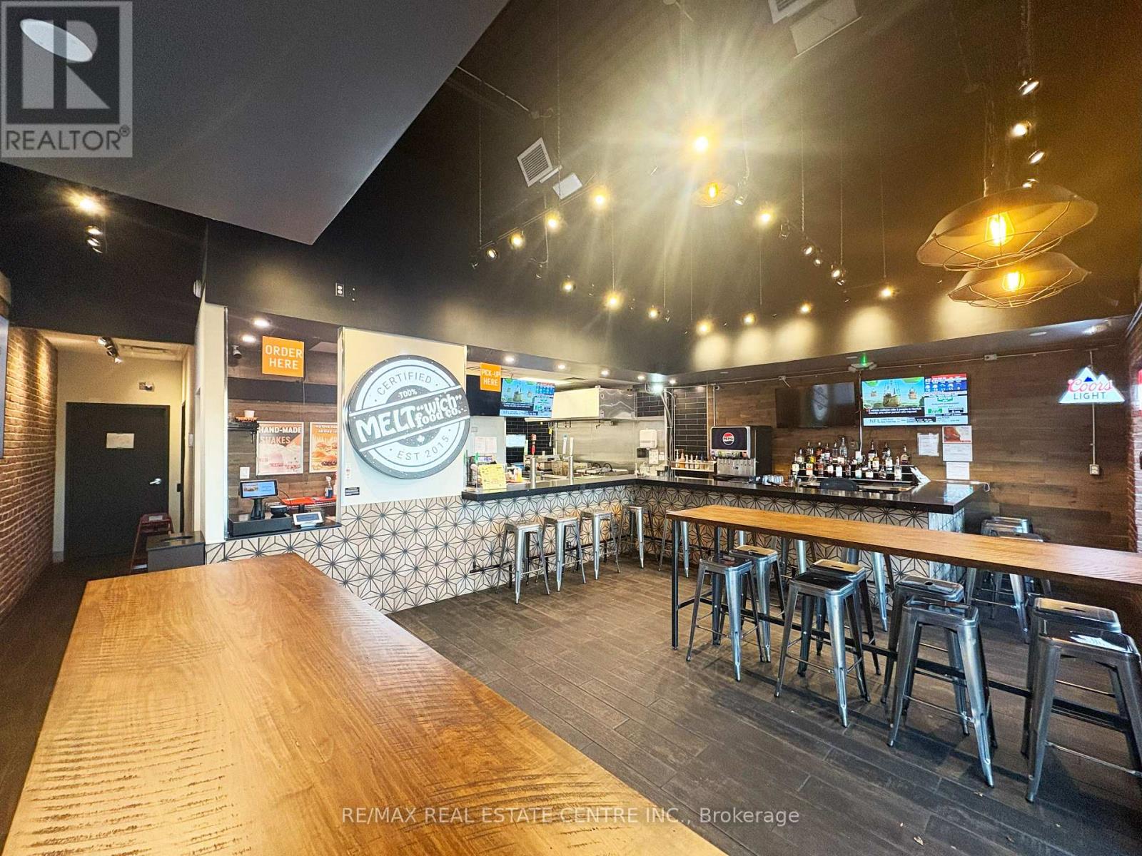 E110 - 676 Appleby Line, Burlington, Ontario  L7L 6J9 - Photo 7 - W13000264