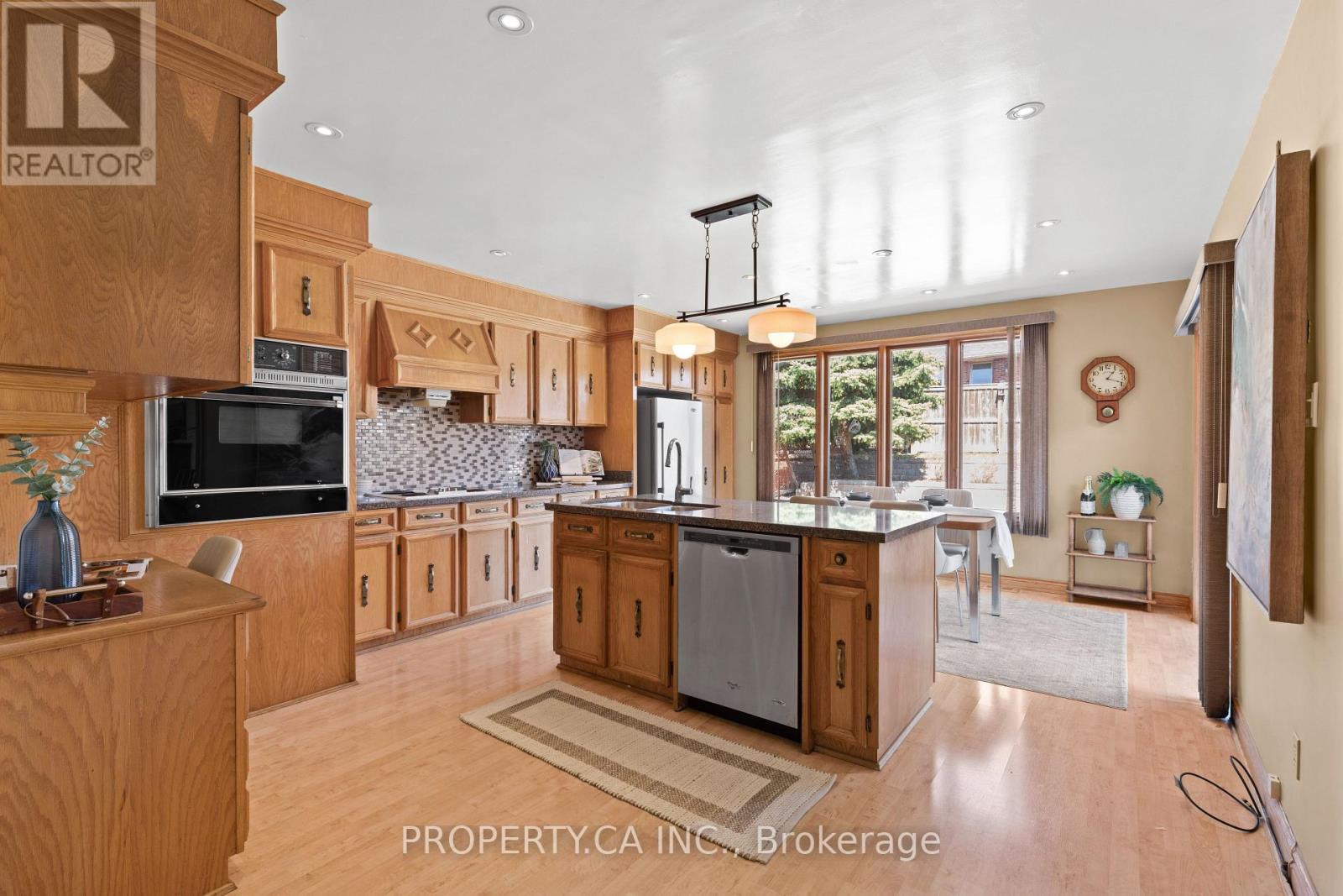 38 Florida Crescent, Toronto, Ontario  M9M 1P5 - Photo 10 - W13000268