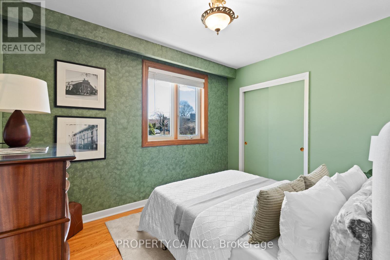 38 Florida Crescent, Toronto, Ontario  M9M 1P5 - Photo 17 - W13000268