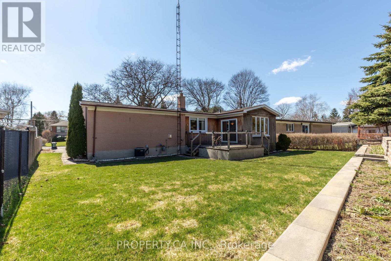 38 Florida Crescent, Toronto, Ontario  M9M 1P5 - Photo 23 - W13000268