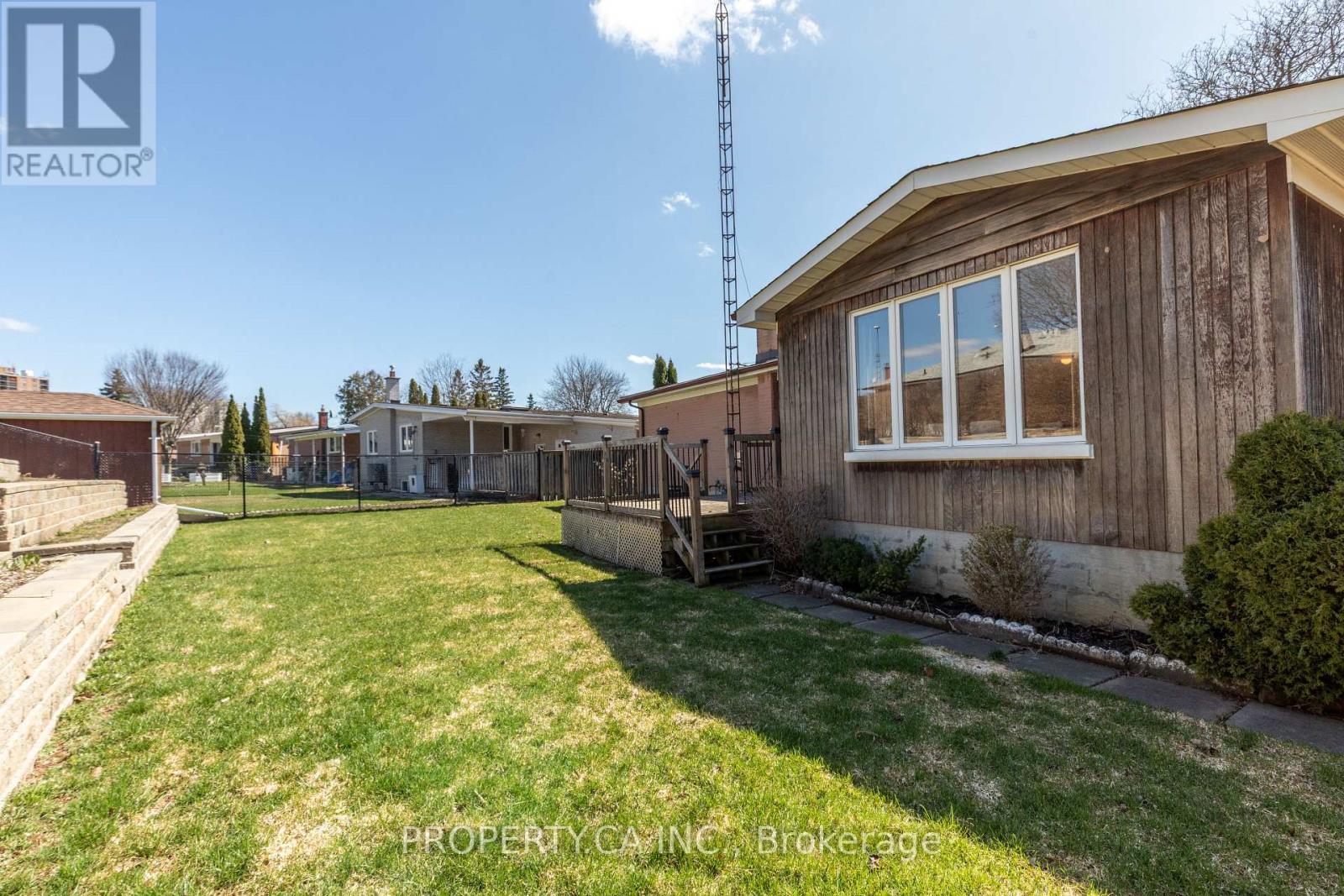 38 Florida Crescent, Toronto, Ontario  M9M 1P5 - Photo 24 - W13000268