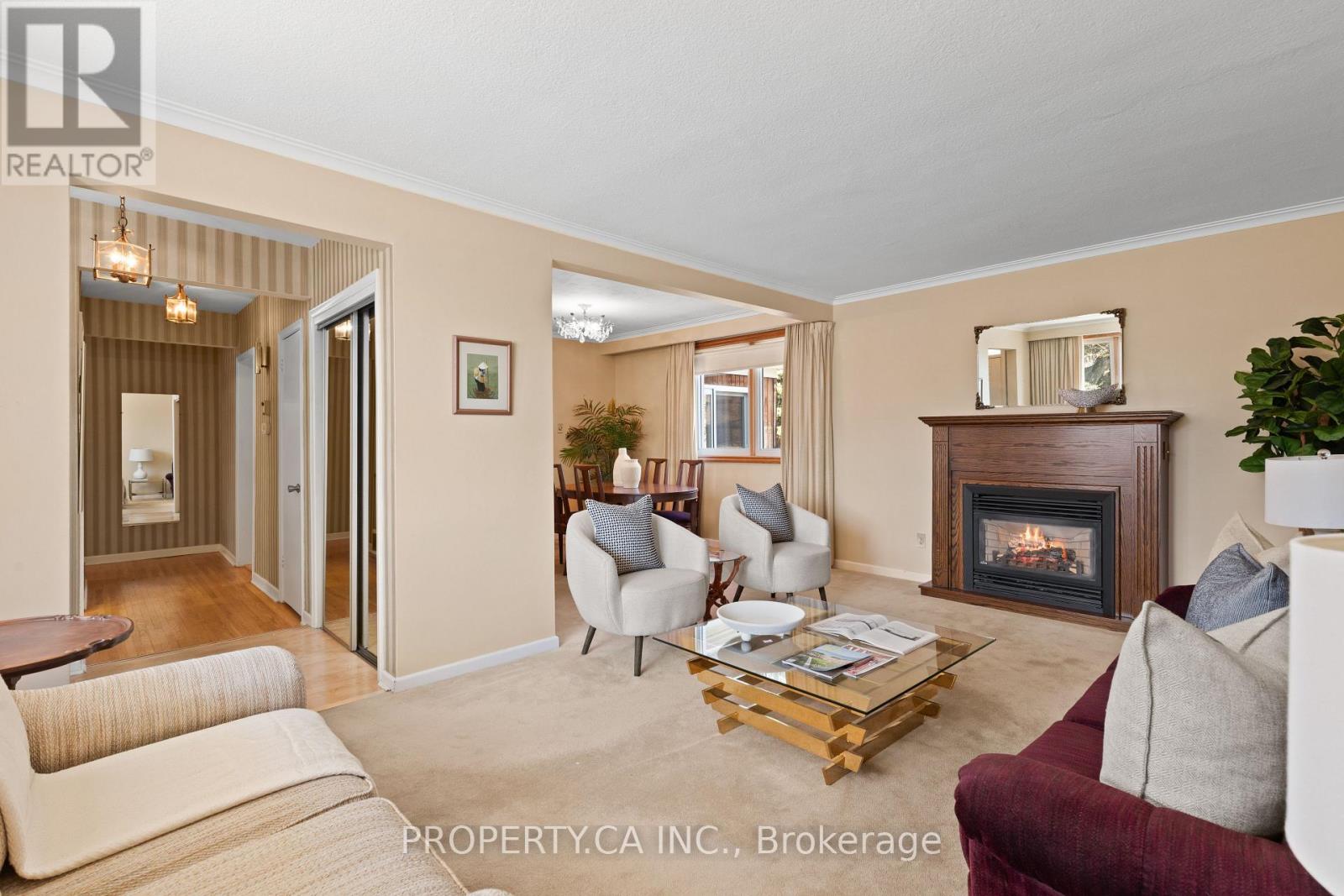 38 Florida Crescent, Toronto, Ontario  M9M 1P5 - Photo 7 - W13000268