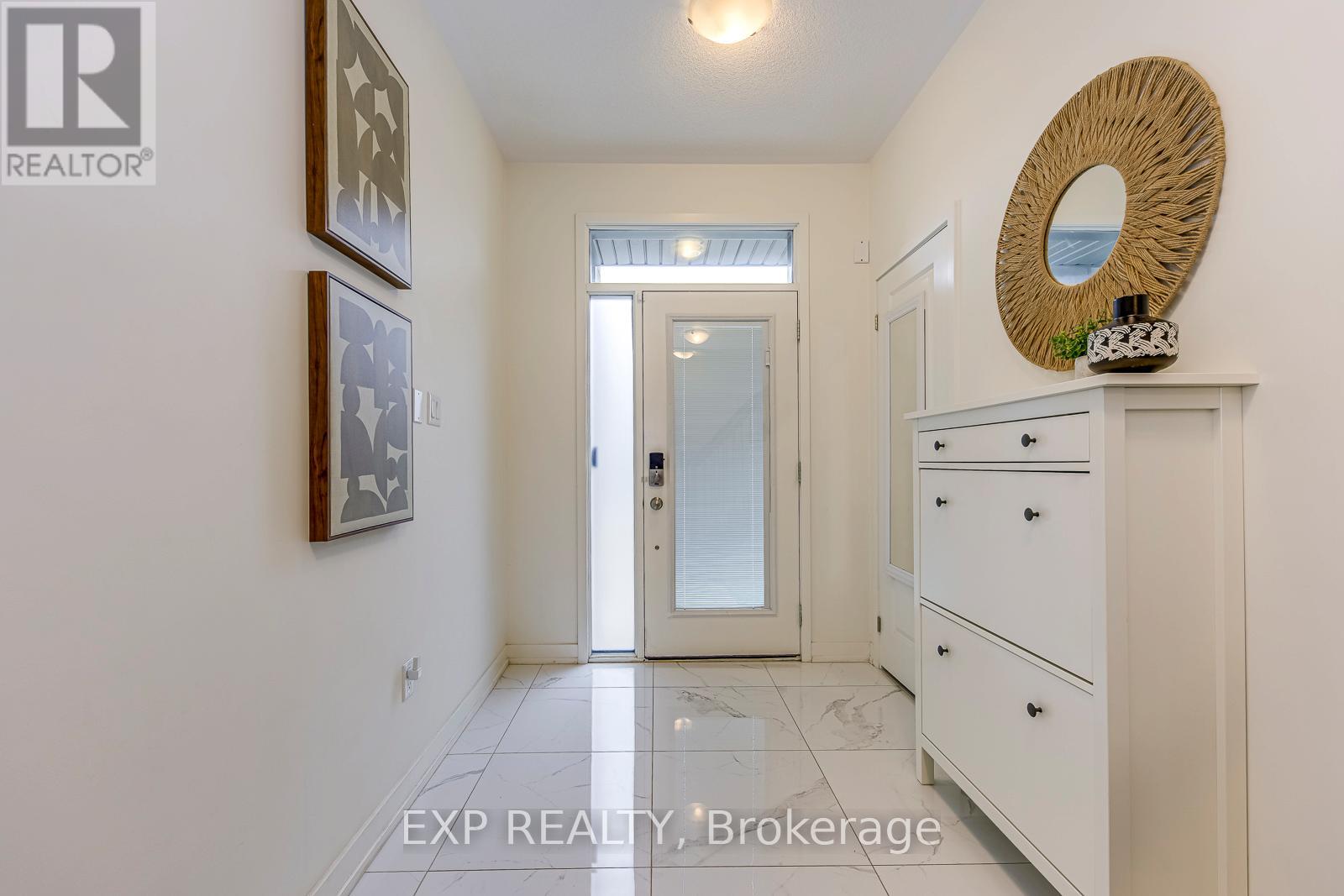 3075 Ernest Appelbe Boulevard, Oakville, Ontario  L6H 0M1 - Photo 3 - W13000274