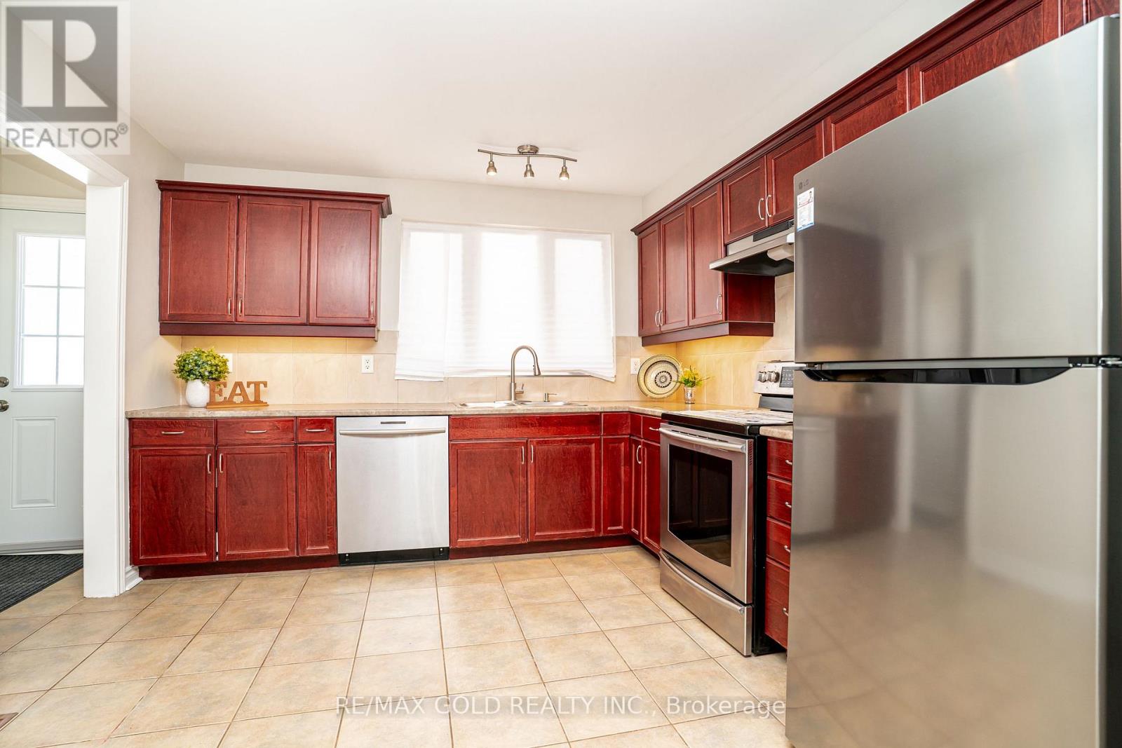 27 Davenport Crescent, Brampton, Ontario  L6T 3L5 - Photo 13 - W13000314