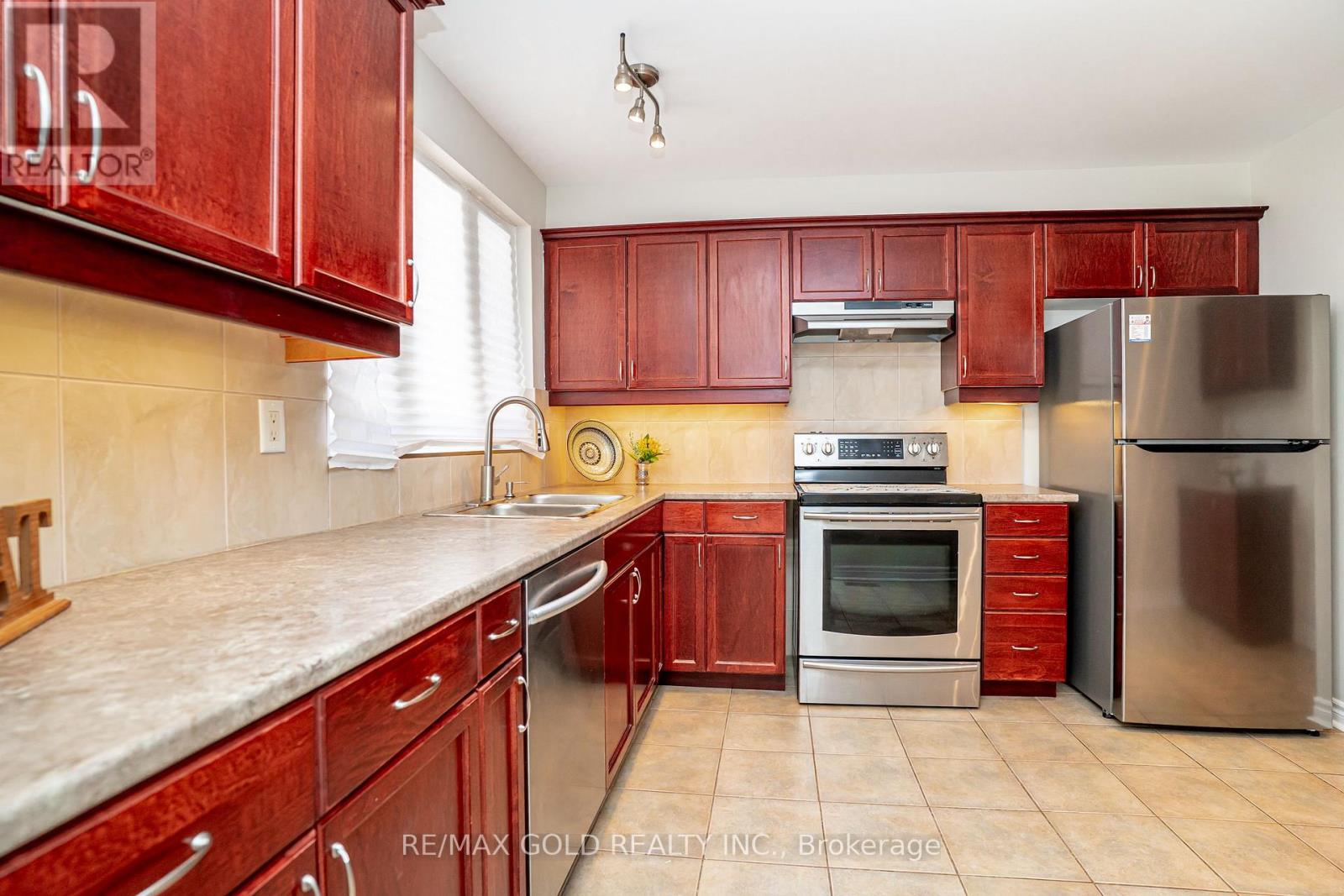 27 Davenport Crescent, Brampton, Ontario  L6T 3L5 - Photo 15 - W13000314