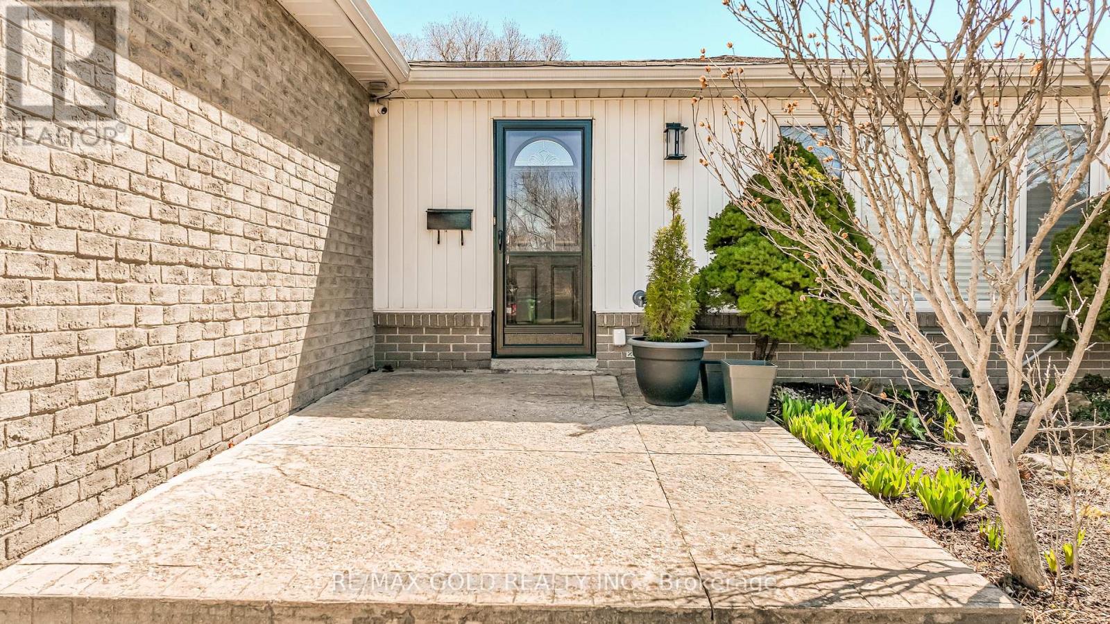 27 Davenport Crescent, Brampton, Ontario  L6T 3L5 - Photo 5 - W13000314