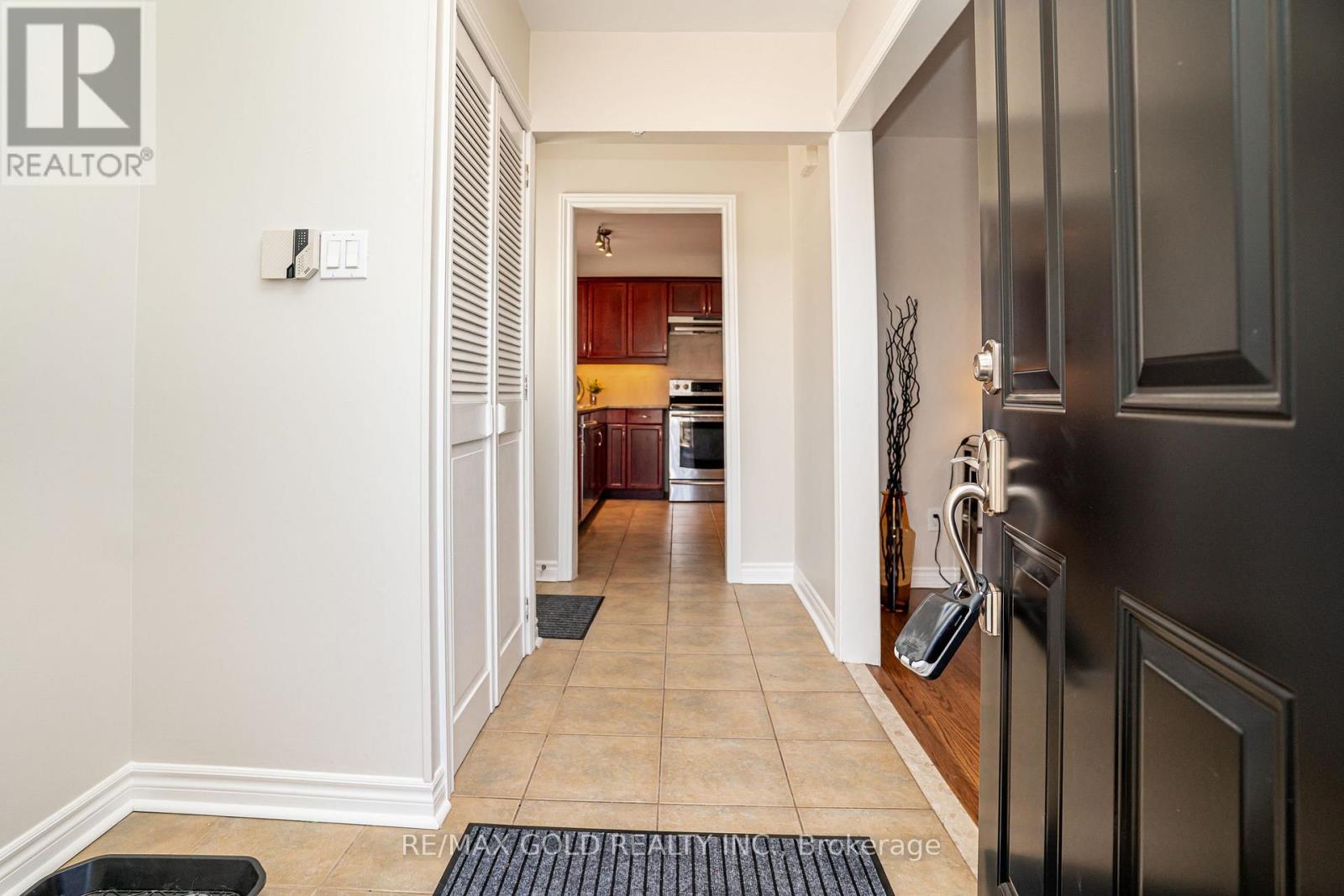 27 Davenport Crescent, Brampton, Ontario  L6T 3L5 - Photo 6 - W13000314