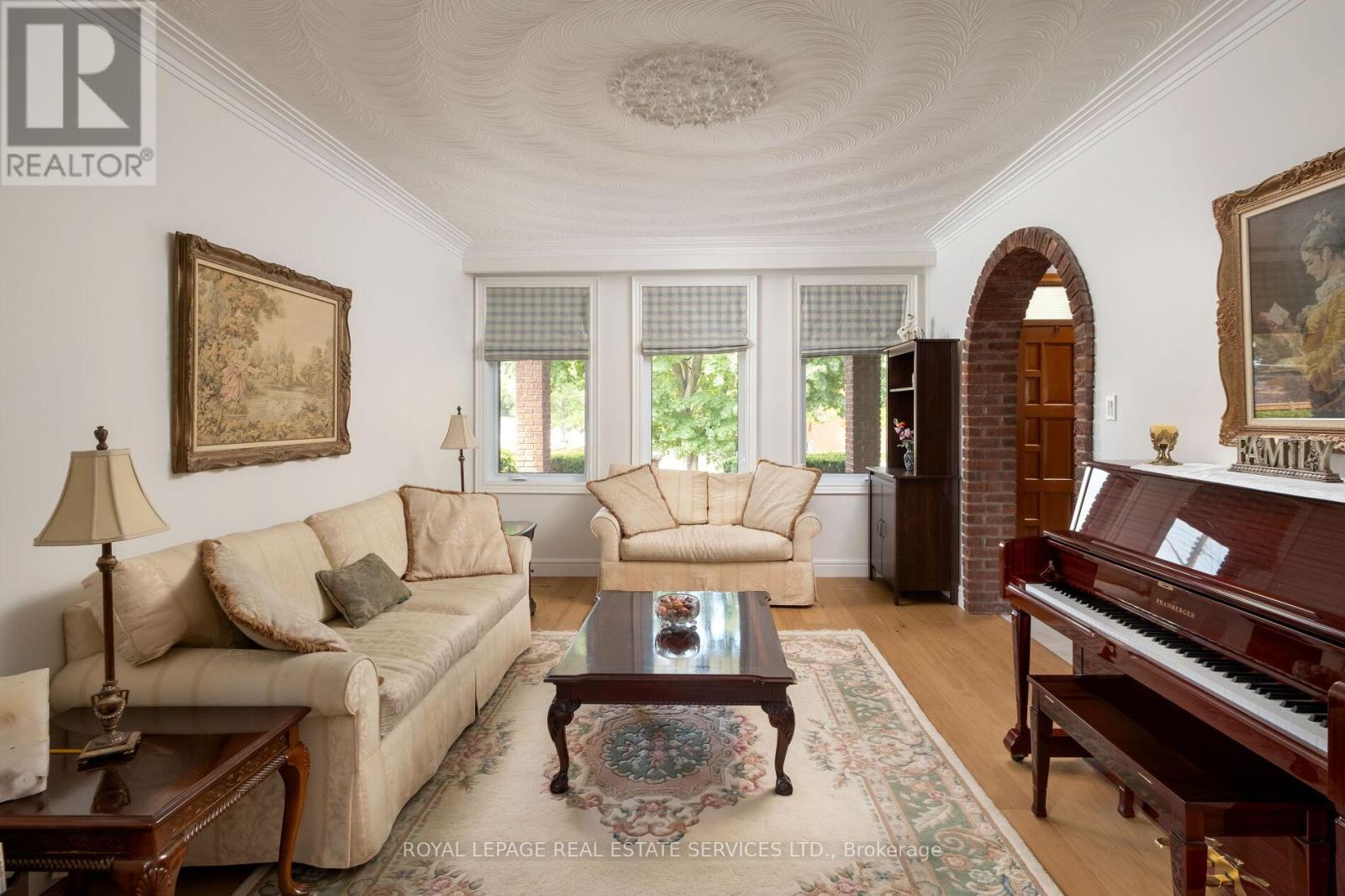 15 Westroyal Road, Toronto, Ontario  M9P 2C4 - Photo 10 - W13000320