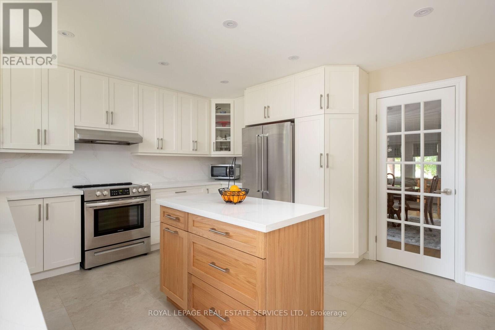 15 Westroyal Road, Toronto, Ontario  M9P 2C4 - Photo 18 - W13000320