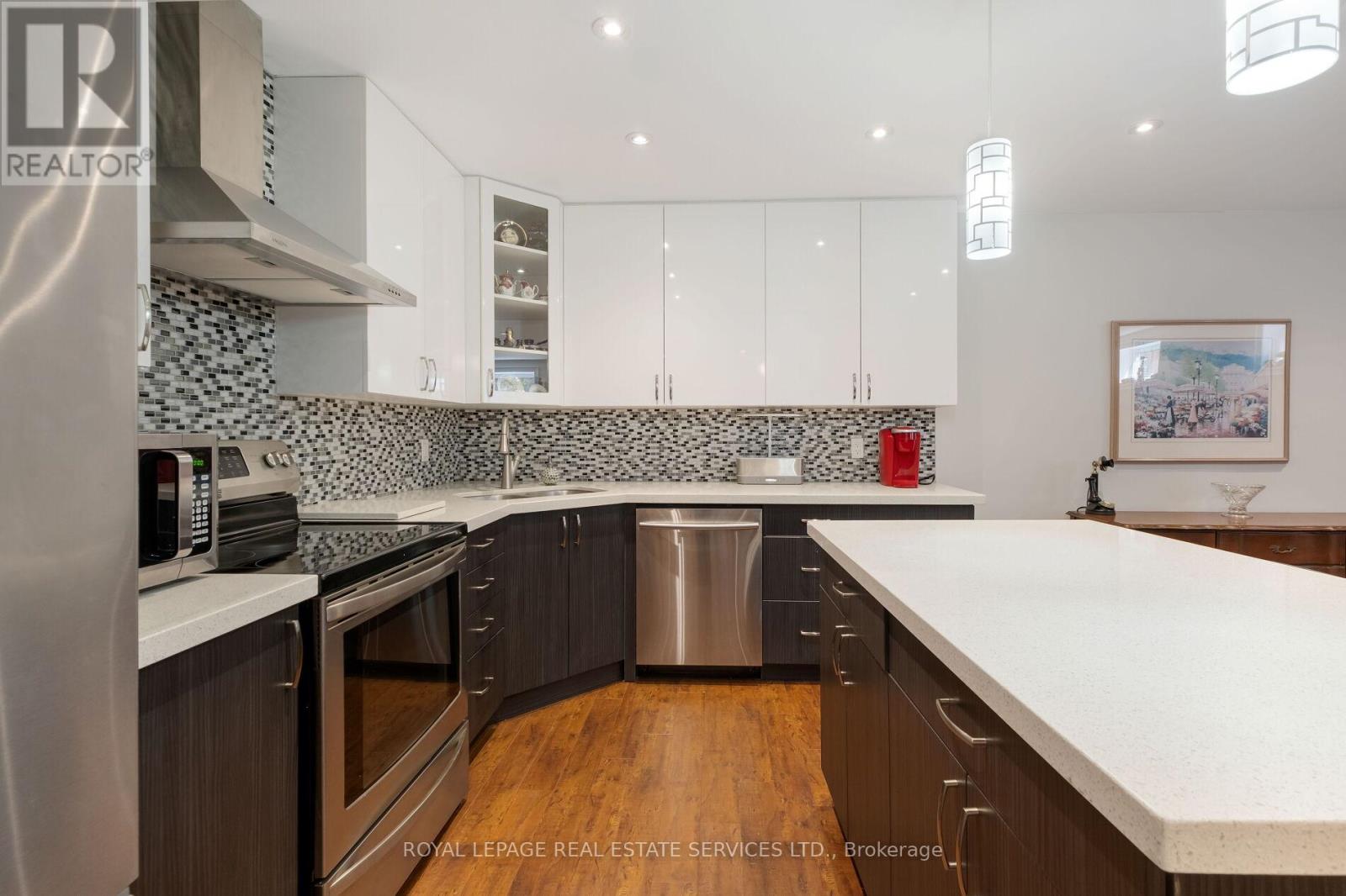 15 Westroyal Road, Toronto, Ontario  M9P 2C4 - Photo 35 - W13000320