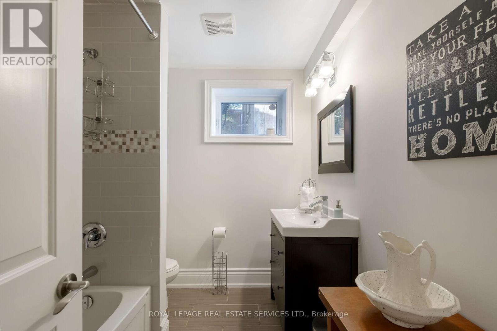 15 Westroyal Road, Toronto, Ontario  M9P 2C4 - Photo 39 - W13000320