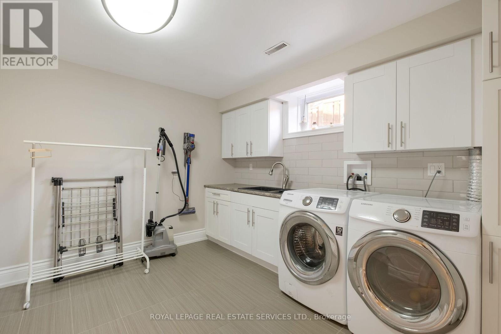 15 Westroyal Road, Toronto, Ontario  M9P 2C4 - Photo 40 - W13000320