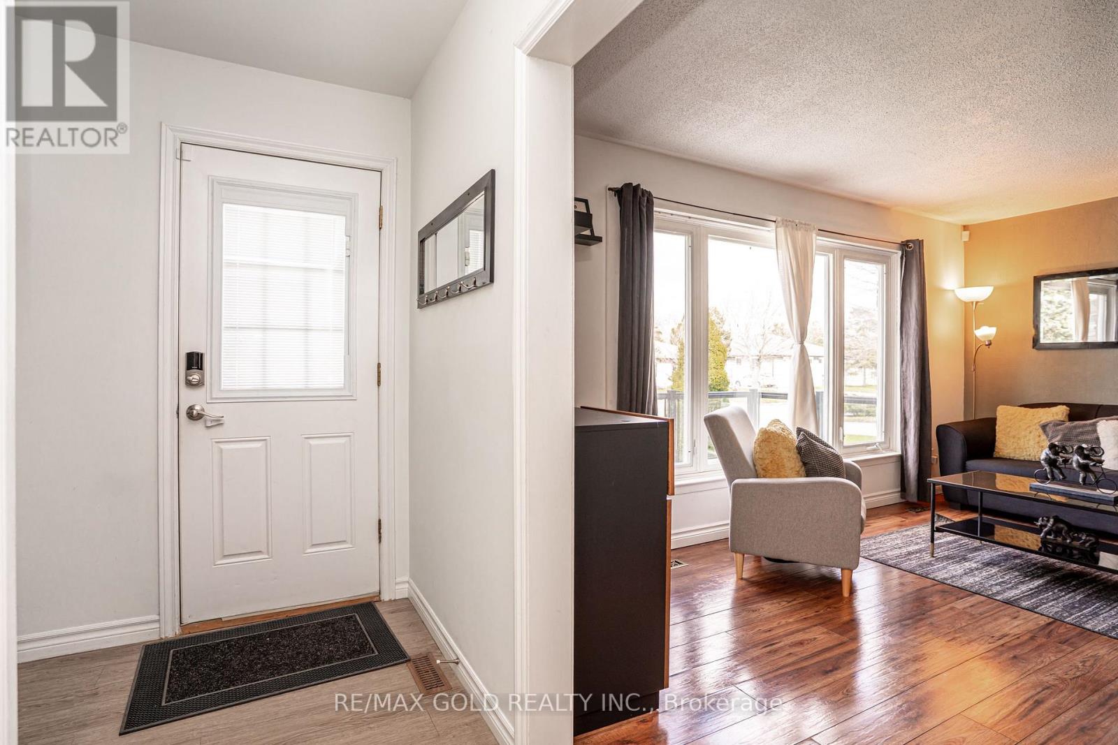 53 Davenport Crescent, Brampton, Ontario  L6T 3L5 - Photo 6 - W13000324