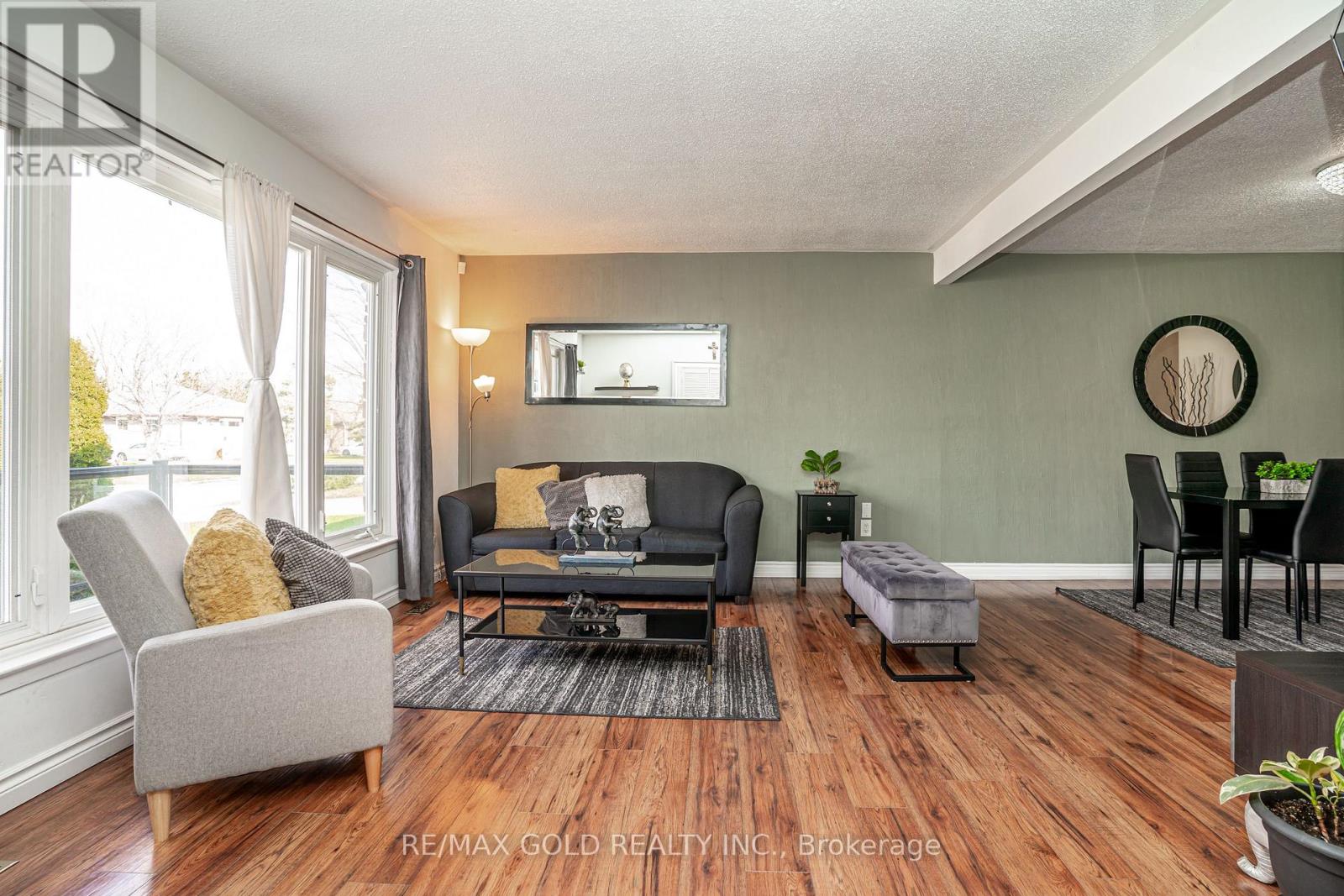 53 Davenport Crescent, Brampton, Ontario  L6T 3L5 - Photo 7 - W13000324