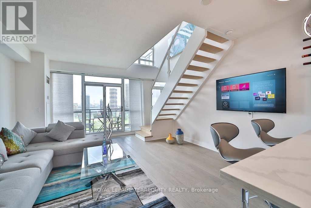 Ph06 - 185 Legion Road N, Toronto, Ontario  M8Y 0A1 - Photo 3 - W13000326