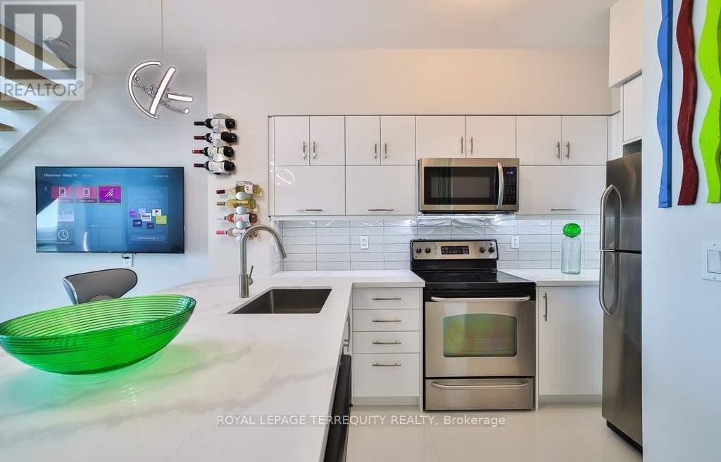 Ph06 - 185 Legion Road N, Toronto, Ontario  M8Y 0A1 - Photo 4 - W13000326