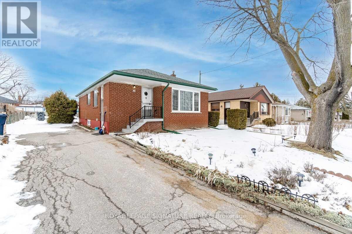 1 - 30 Gunton Drive, Toronto, Ontario  M9W 3H2 - Photo 3 - W13000368