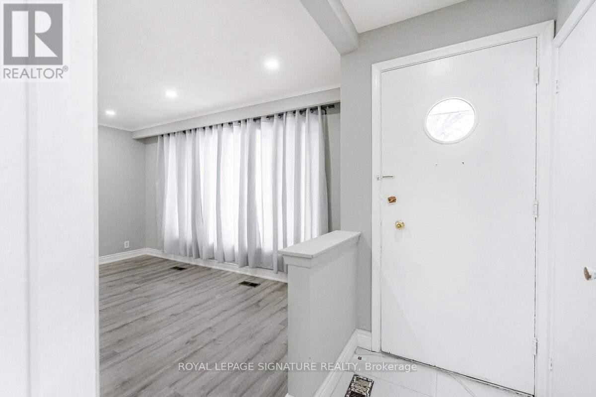 1 - 30 Gunton Drive, Toronto, Ontario  M9W 3H2 - Photo 5 - W13000368