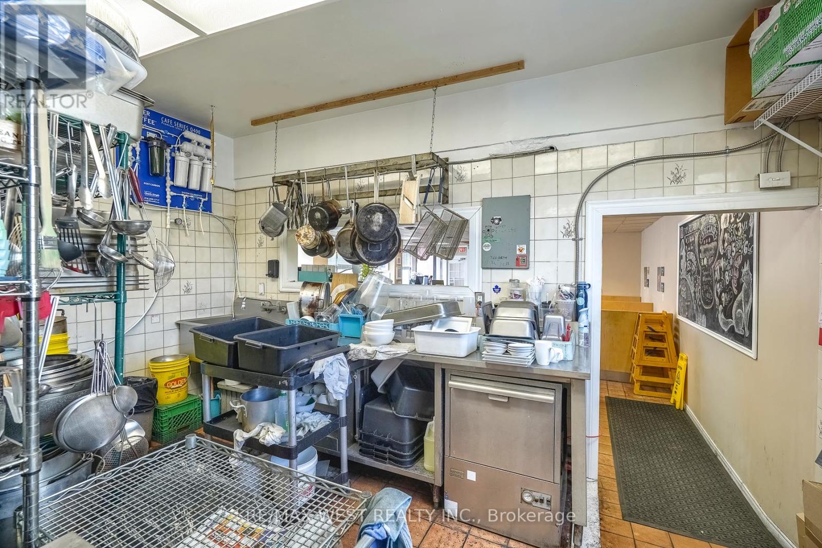 369 Keele Street, Toronto, Ontario  M6P 2K6 - Photo 21 - W13000378