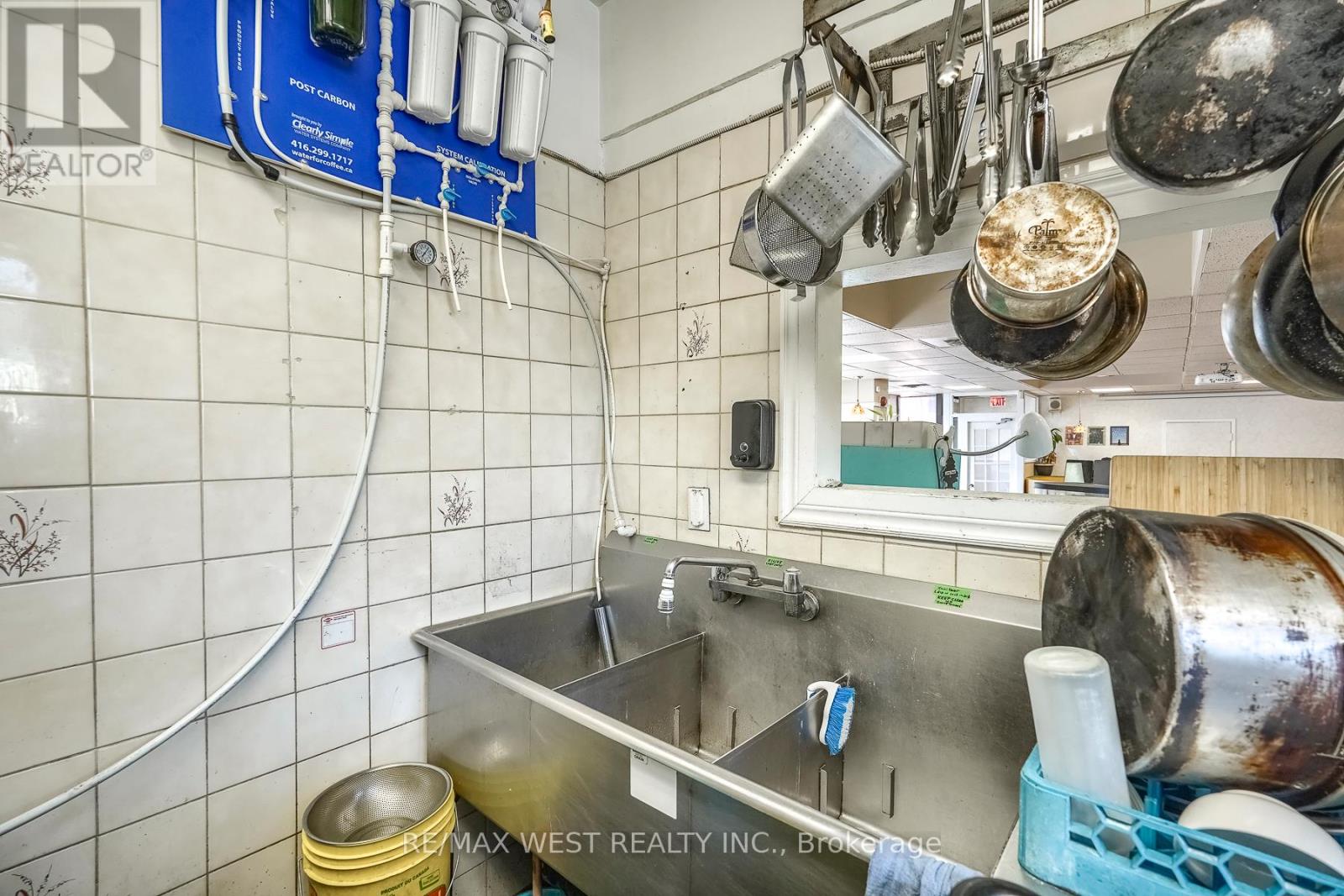 369 Keele Street, Toronto, Ontario  M6P 2K6 - Photo 22 - W13000378