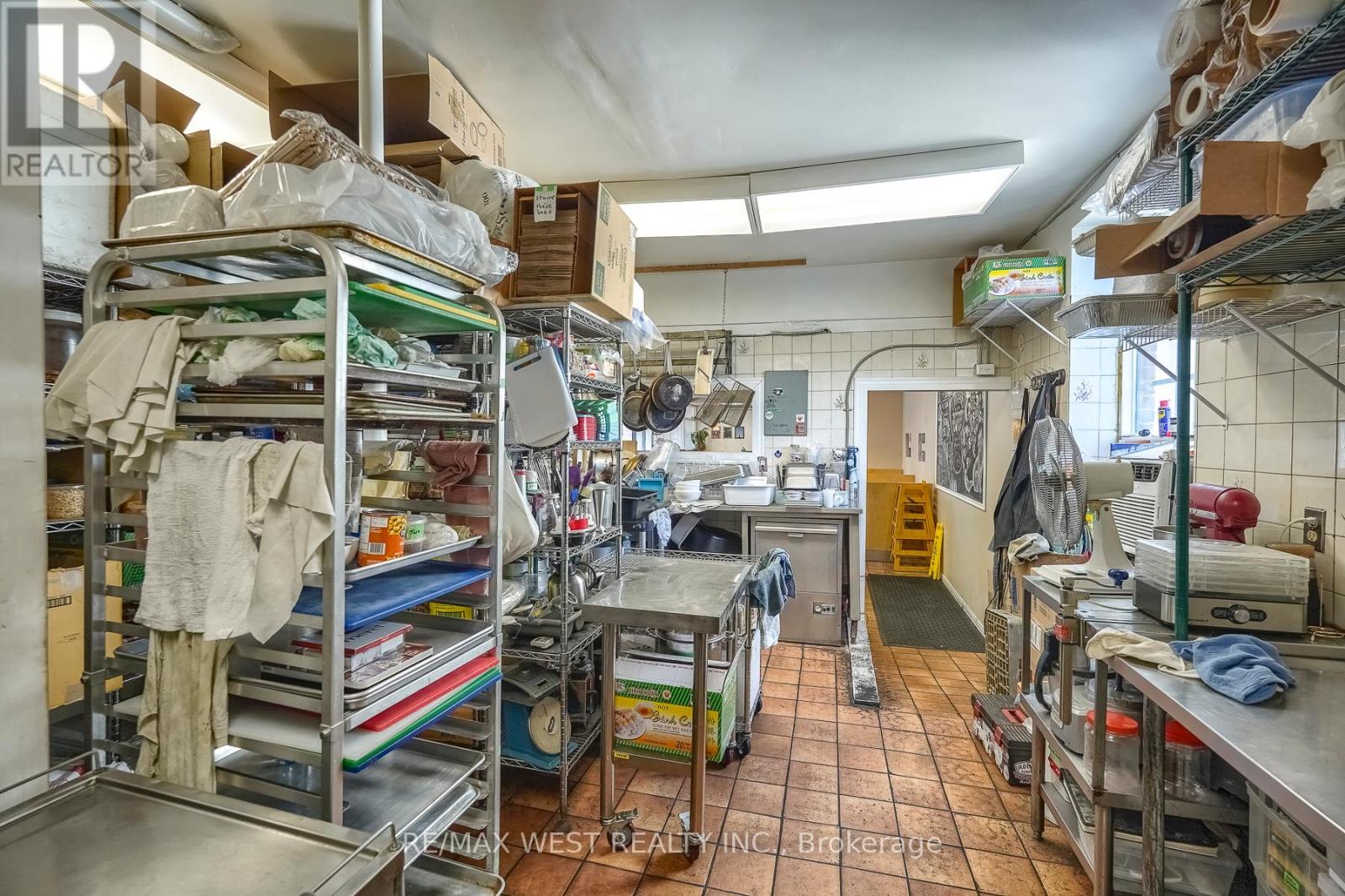 369 Keele Street, Toronto, Ontario  M6P 2K6 - Photo 24 - W13000378