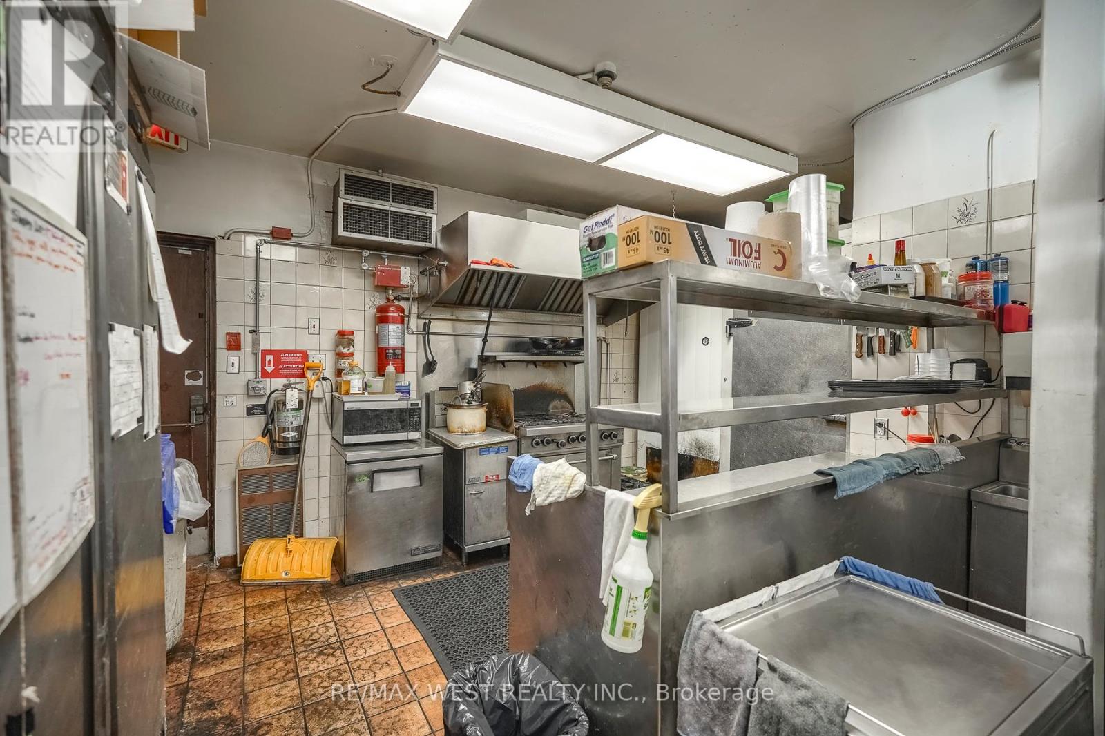 369 Keele Street, Toronto, Ontario  M6P 2K6 - Photo 25 - W13000378