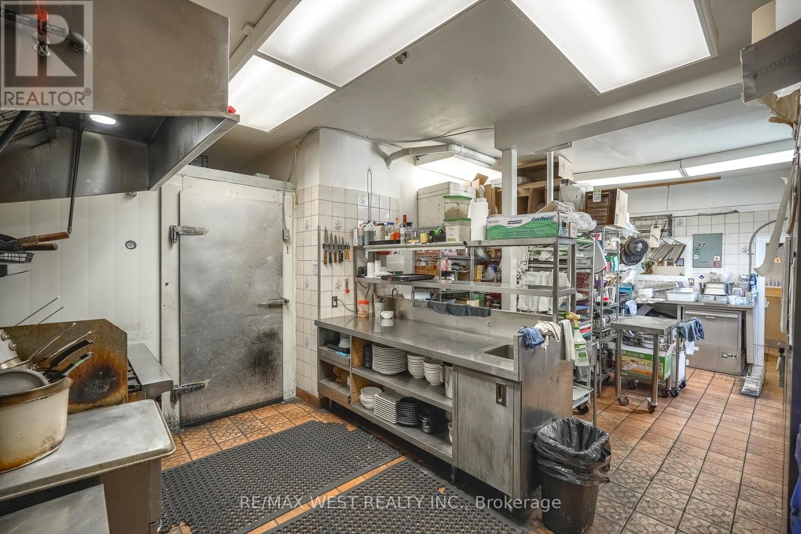 369 Keele Street, Toronto, Ontario  M6P 2K6 - Photo 26 - W13000378