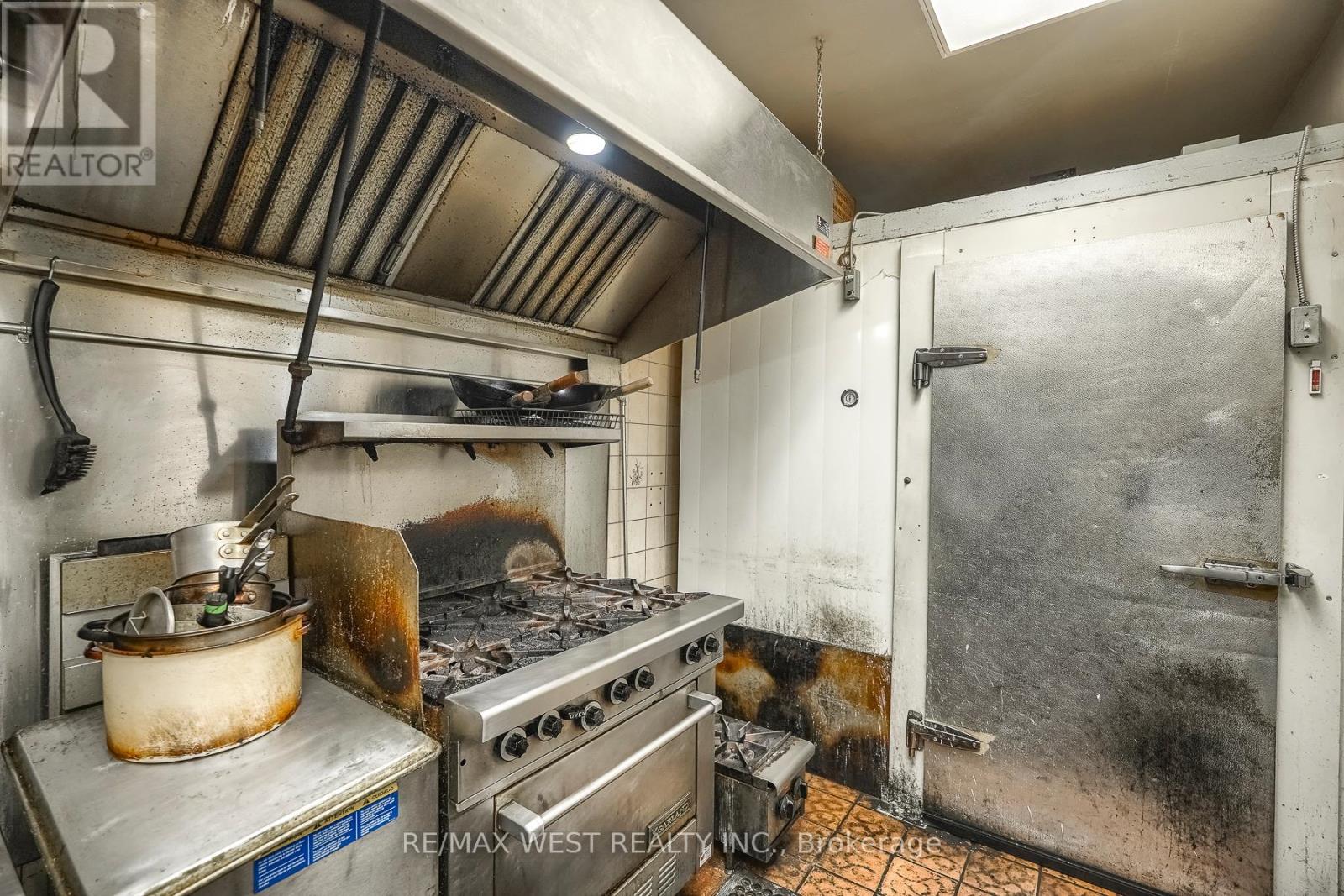 369 Keele Street, Toronto, Ontario  M6P 2K6 - Photo 27 - W13000378