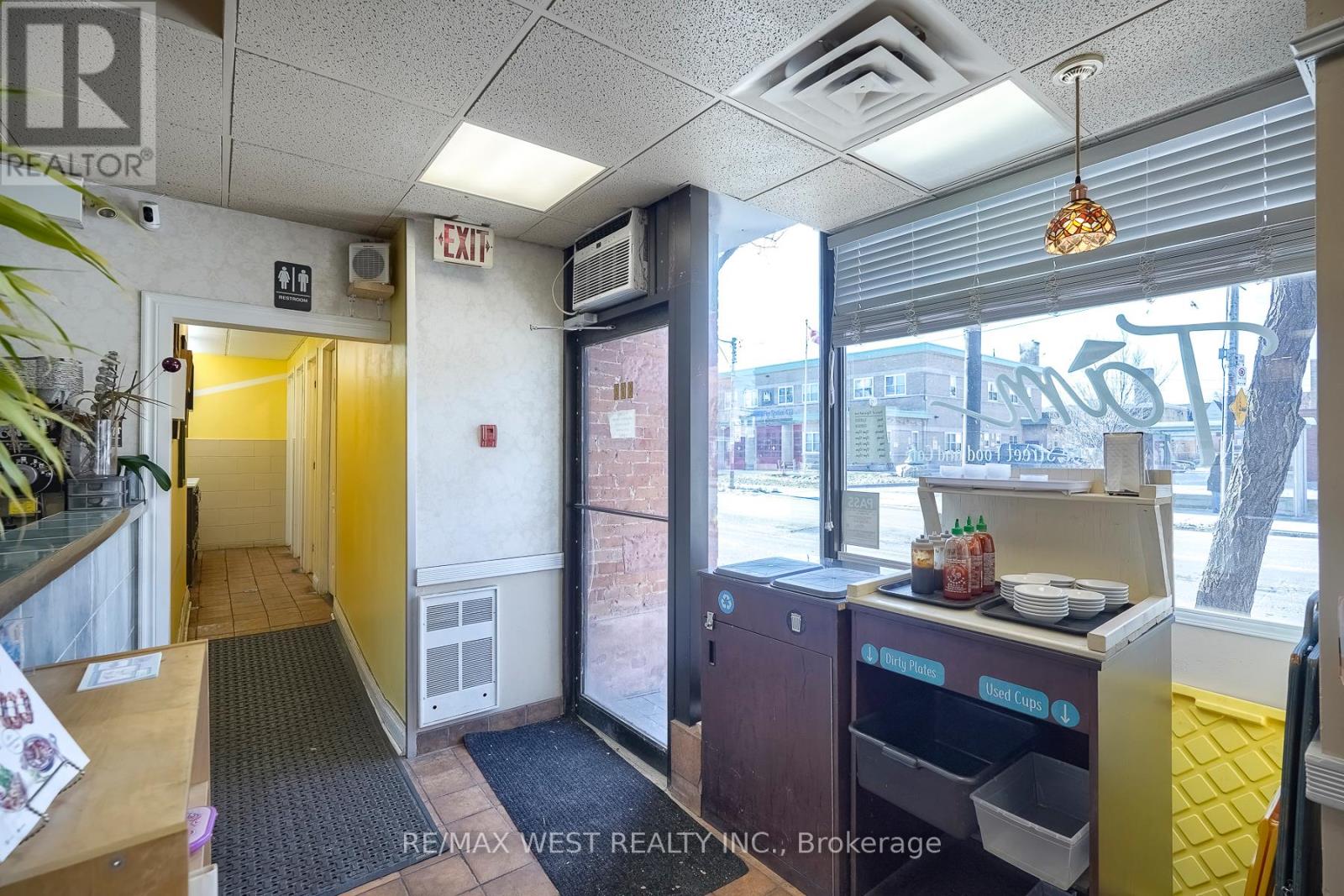 369 Keele Street, Toronto, Ontario  M6P 2K6 - Photo 5 - W13000378