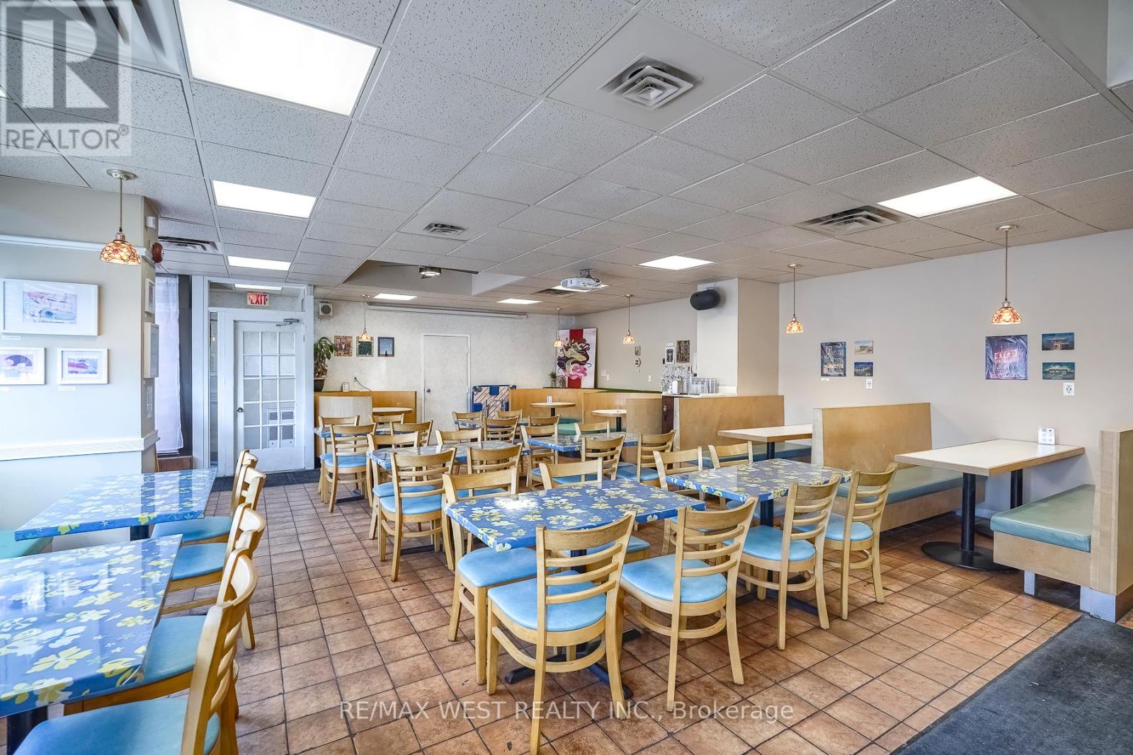 369 Keele Street, Toronto, Ontario  M6P 2K6 - Photo 9 - W13000378