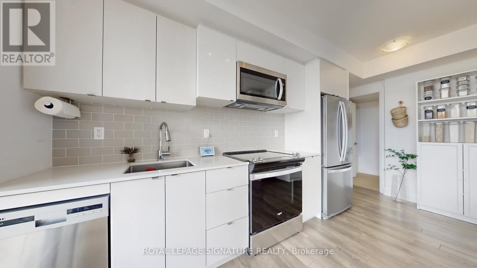 509 - 1461 Lawrence Avenue W, Toronto, Ontario  M6L 0A6 - Photo 14 - W13000398