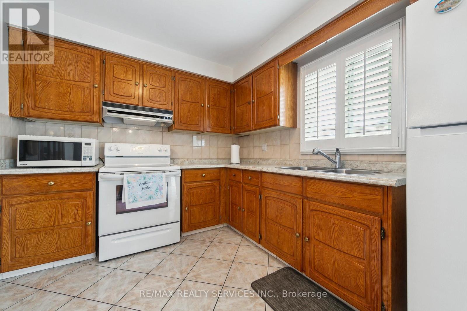 247 Vodden Street W, Brampton, Ontario  L6X 2X7 - Photo 10 - W13000446