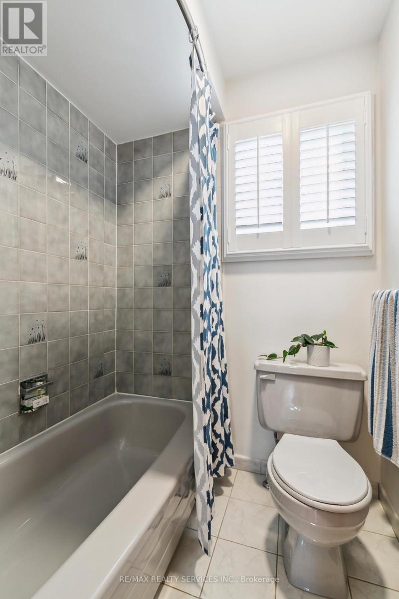 247 Vodden Street W, Brampton, Ontario  L6X 2X7 - Photo 29 - W13000446