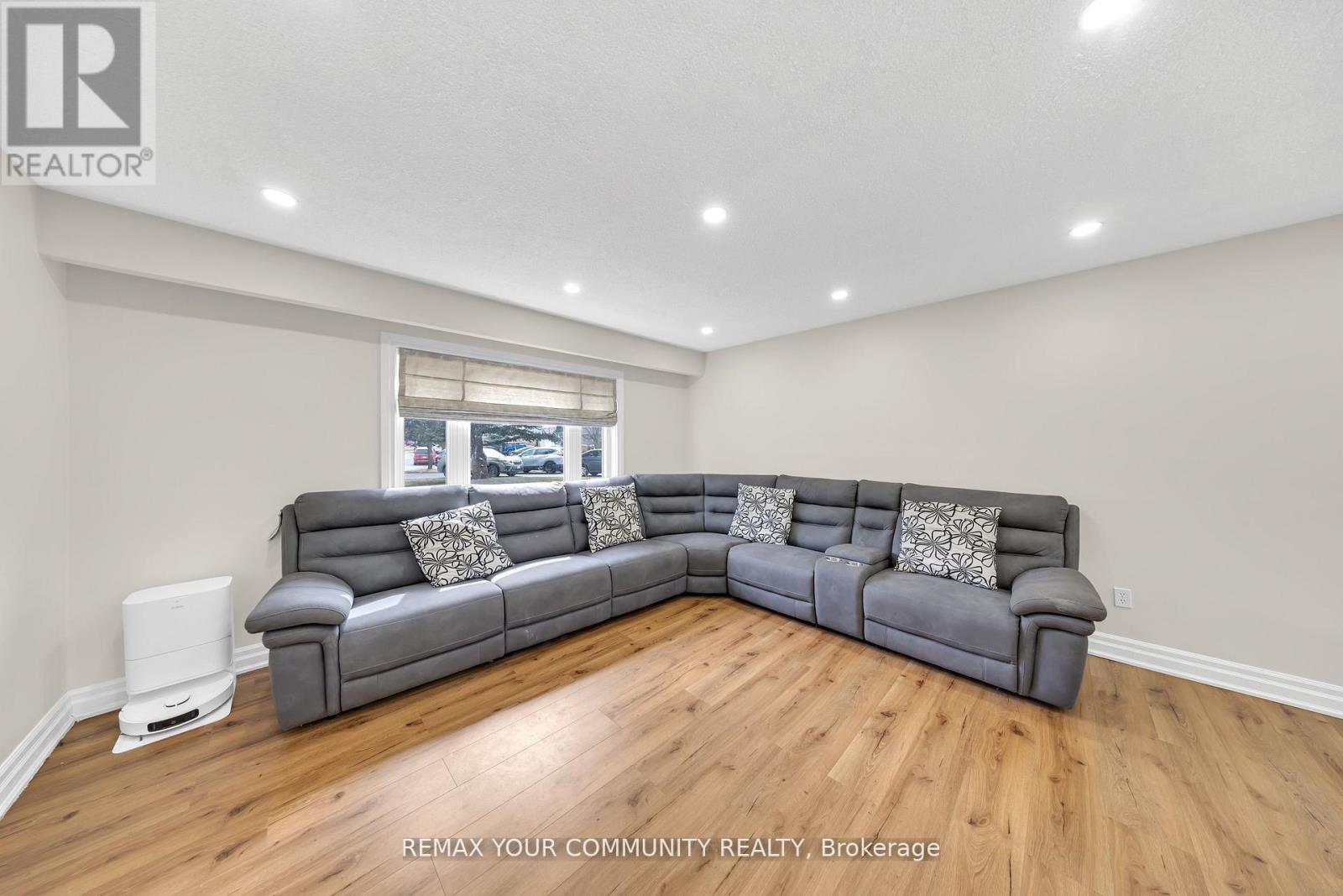 22 Madelaine Crescent, Brampton, Ontario  L6S 2Y9 - Photo 10 - W13000486